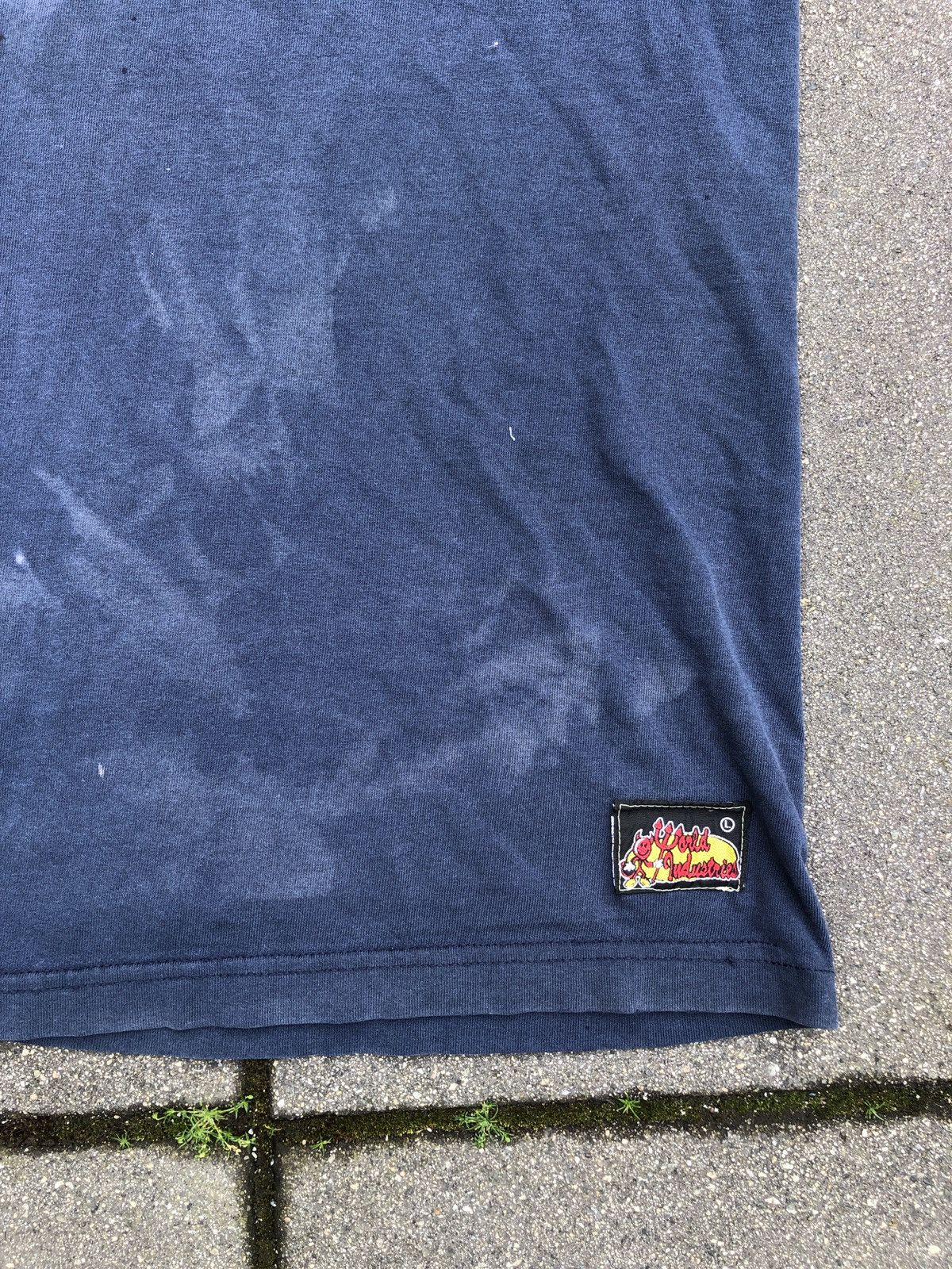 Vintage Vintage 90s world industries sun faded reflective tee Size US L / EU 52-54 / 3 - 3 Thumbnail