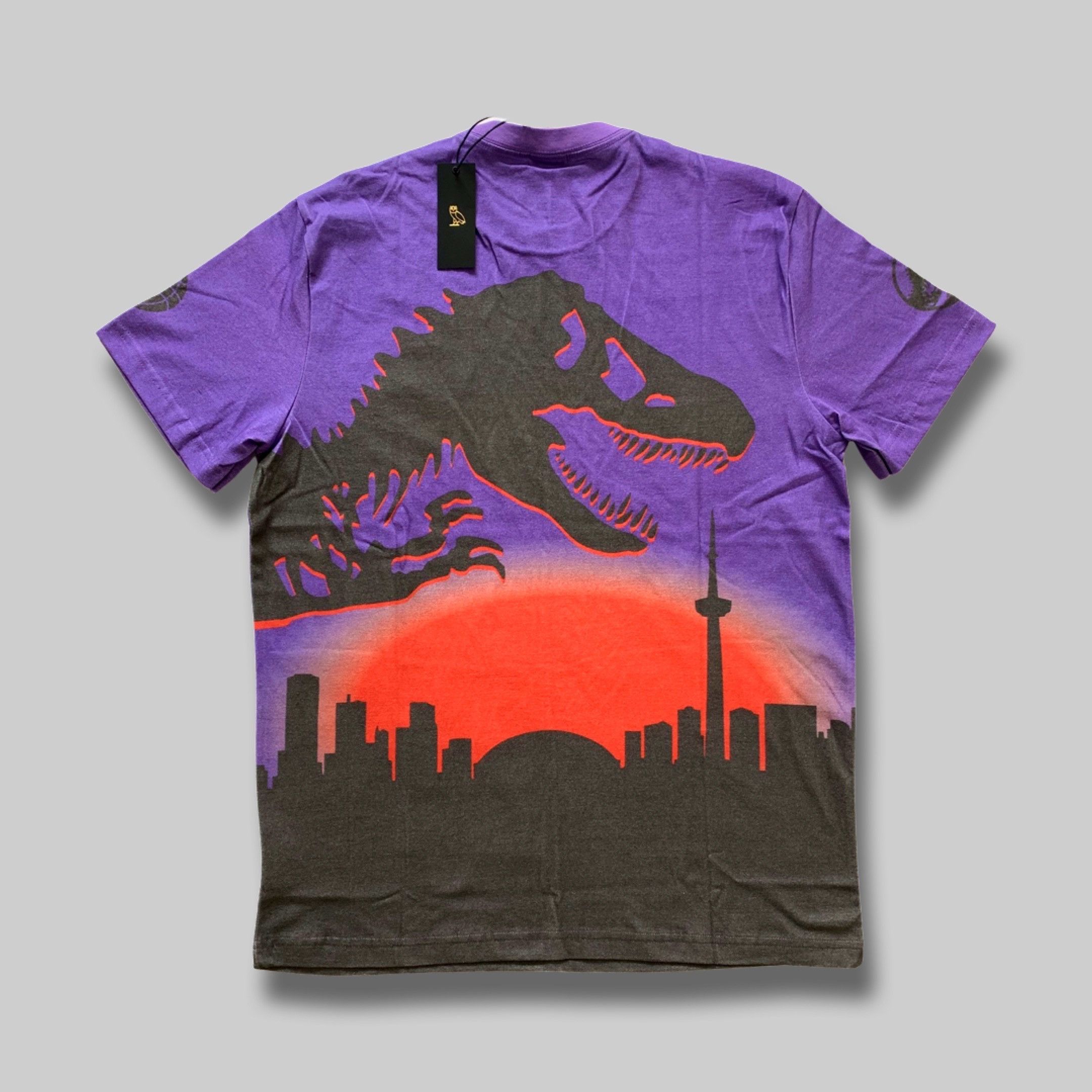 NBA 🦖🦉OVO X NBA X JURASSIC PARK SKYLINE OG OWL T-SHIRT TEE Size US L / EU 52-54 / 3 - 2 Thumbnail