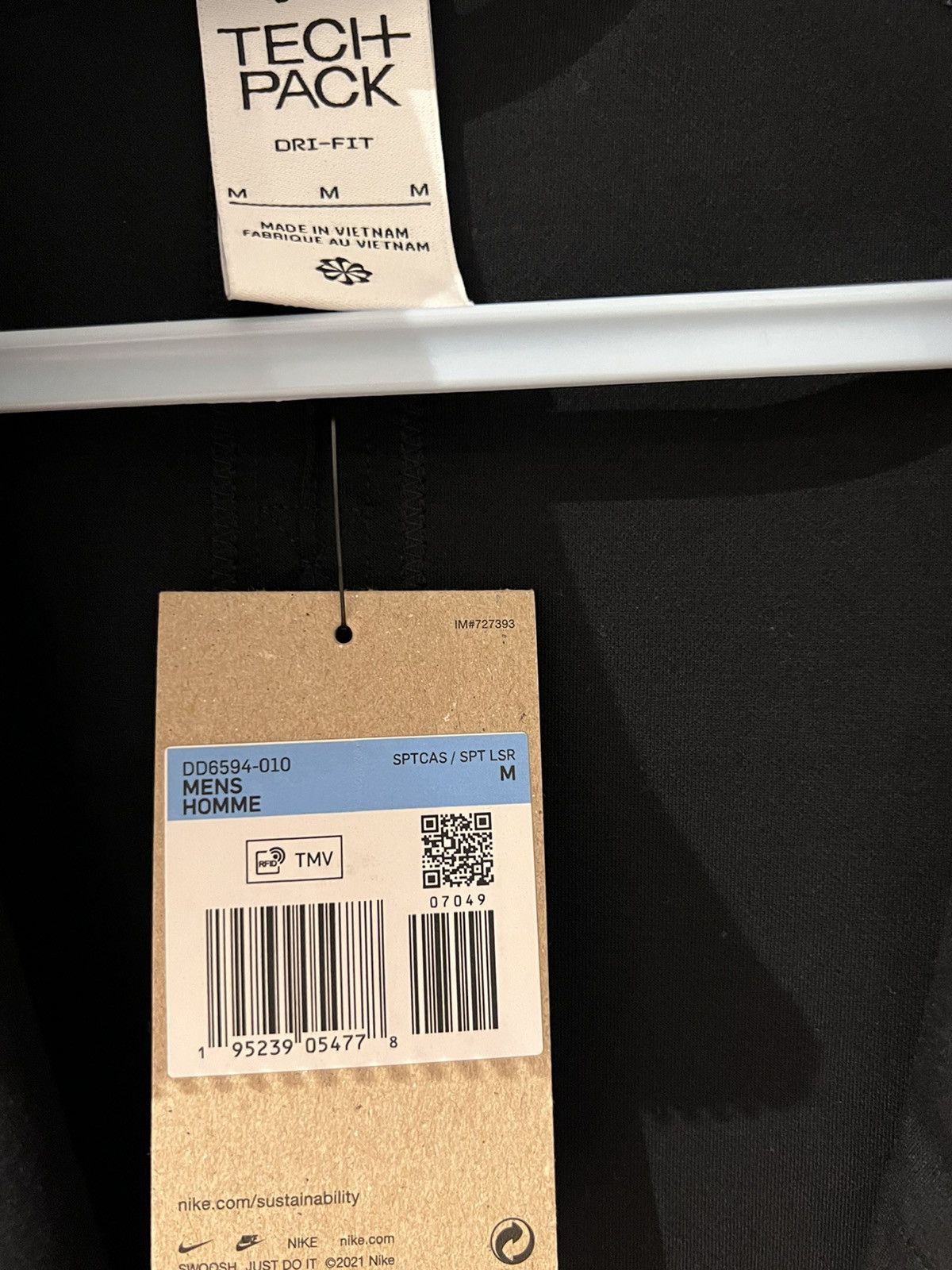 Nike tech jacket DD6594-010 medium