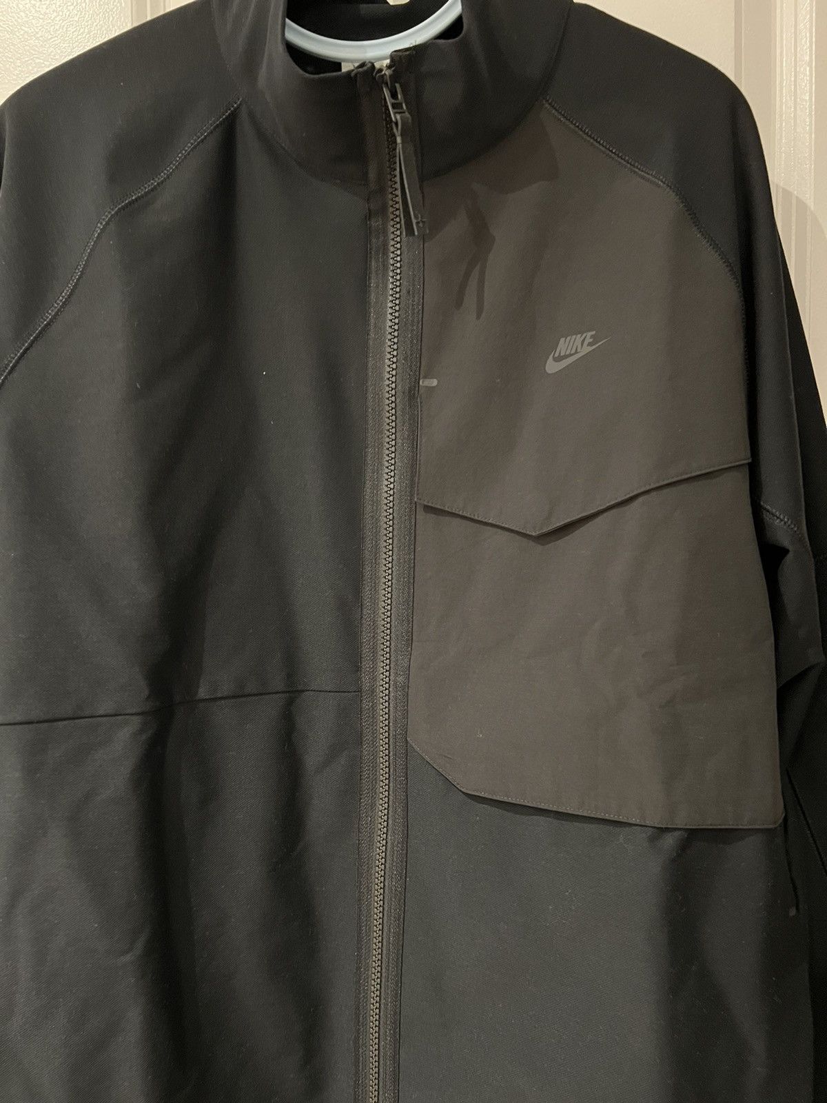 Nike tech jacket DD6594-010 medium