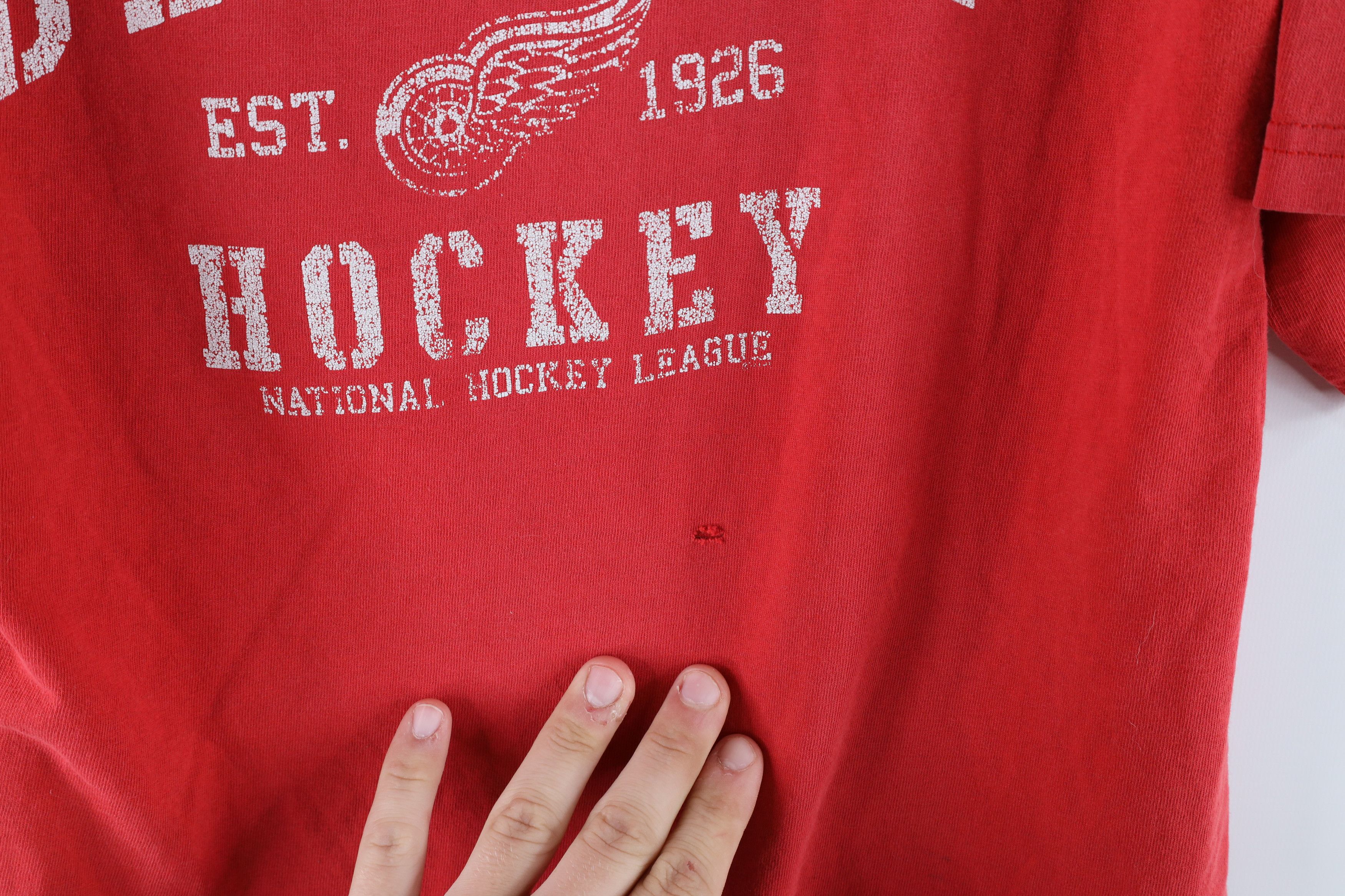 Vintage Vintage Majestic Thrashed Detroit Red Wings Hockey T-Shirt Size US M / EU 48-50 / 2 - 6 Thumbnail