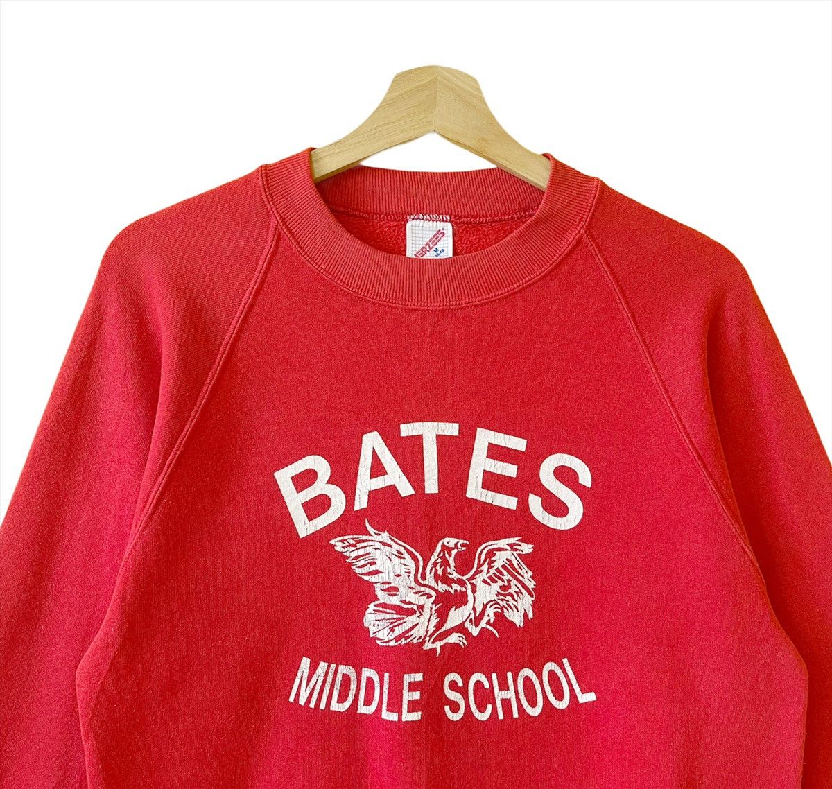 Vintage Vintage 90’s Bates Middle Scholl Crewneck Sweatshirt Size S Size US S / EU 44-46 / 1 - 4 Thumbnail
