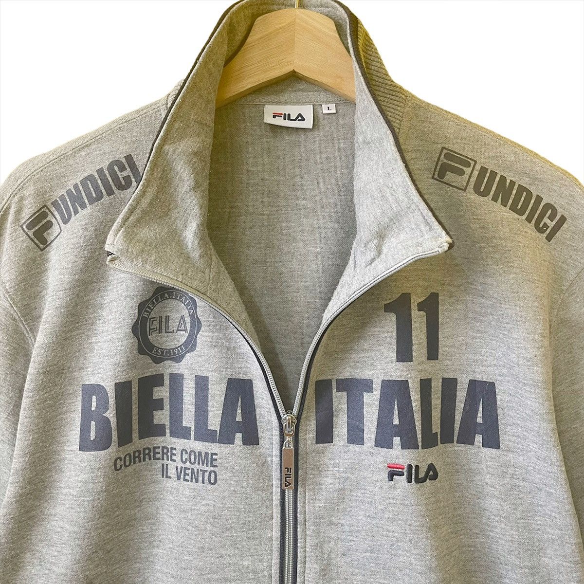 Fila Vintage Fila Biela Big Logo Fullzip Sweater Size M Size US M / EU 48-50 / 2 - 5 Thumbnail