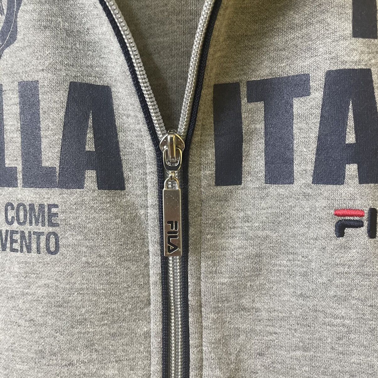 Fila Vintage Fila Biela Big Logo Fullzip Sweater Size M Size US M / EU 48-50 / 2 - 6 Thumbnail