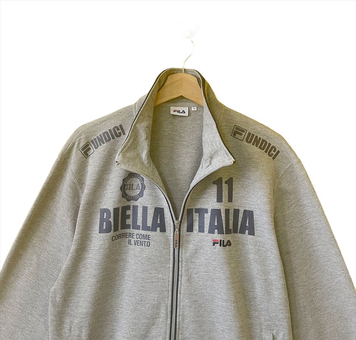 Fila Vintage Fila Biela Big Logo Fullzip Sweater Size M Size US M / EU 48-50 / 2 - 4 Thumbnail