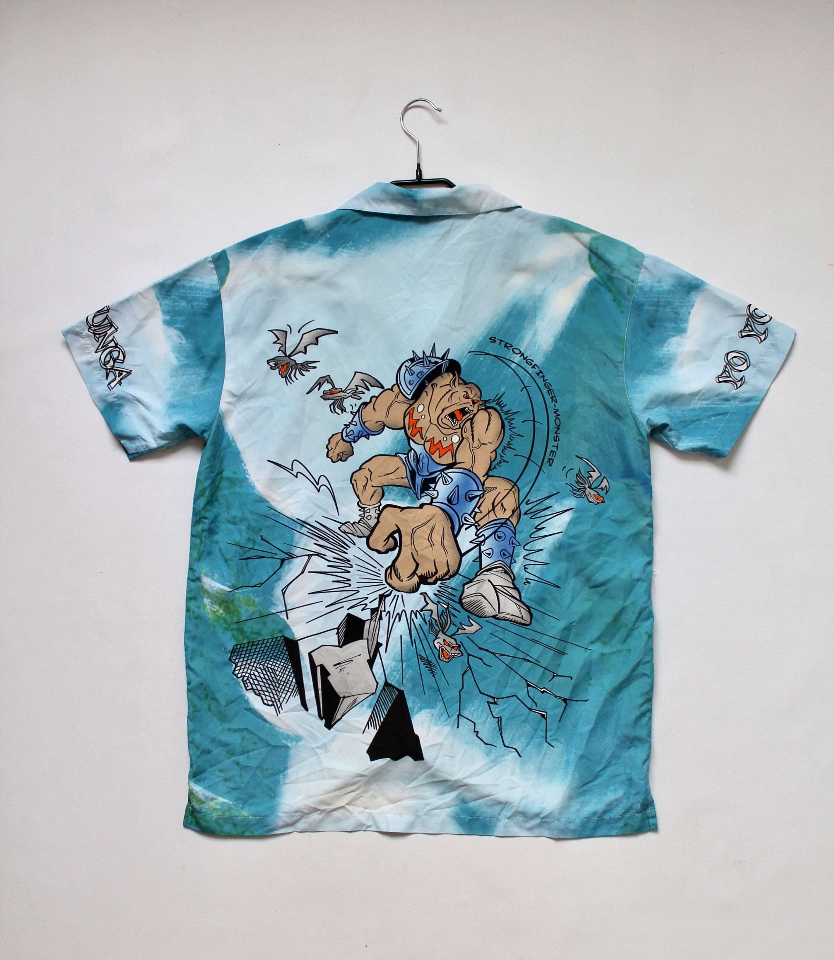 Vintage Strong Finger Shirt Humor CRAZY SHIRT blue Size US L / EU 52-54 / 3 - 12 Thumbnail