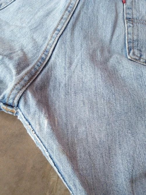 Levi's Vintage Levi's 501 Light Wash Straight Leg Jeans 36x31 Size US 36 / EU 52 - 5 Thumbnail
