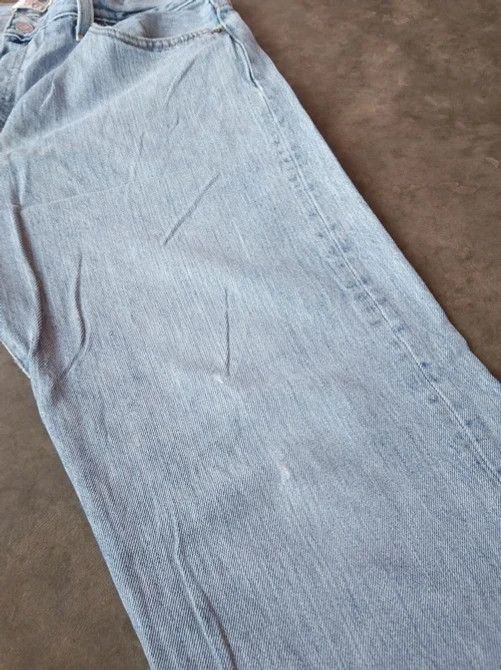 Levi's Vintage Levi's 501 Light Wash Straight Leg Jeans 36x31 Size US 36 / EU 52 - 8 Thumbnail