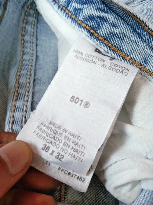 Levi's Vintage Levi's 501 Light Wash Straight Leg Jeans 36x31 Size US 36 / EU 52 - 10 Thumbnail