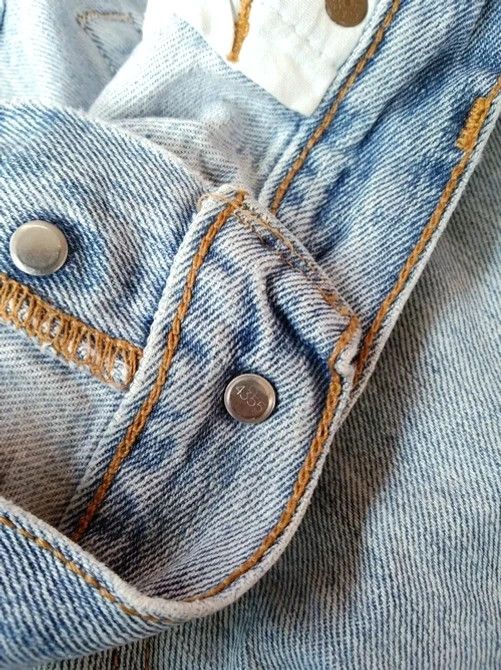 Levi's Vintage Levi's 501 Light Wash Straight Leg Jeans 36x31 Size US 36 / EU 52 - 9 Thumbnail