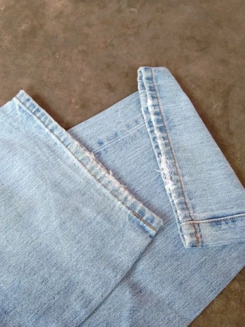 Levi's Vintage Levi's 501 Light Wash Straight Leg Jeans 36x31 Size US 36 / EU 52 - 3 Thumbnail