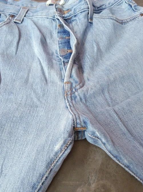 Levi's Vintage Levi's 501 Light Wash Straight Leg Jeans 36x31 Size US 36 / EU 52 - 7 Thumbnail