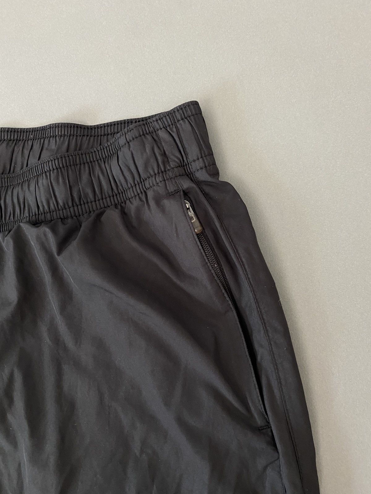 Nike Nike vintage black track pants small swoosh 2000s Size US 30 / EU 46 - 3 Thumbnail
