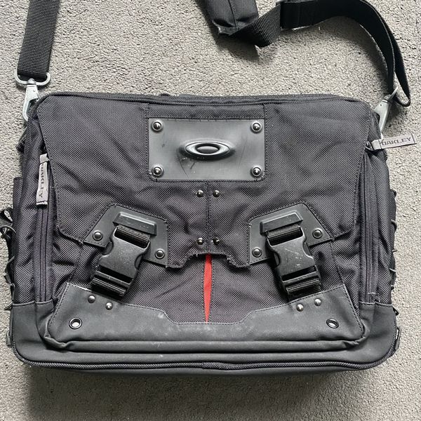 Oakley Vintage 00's Oakley Software 72K Technical Messenger Bag