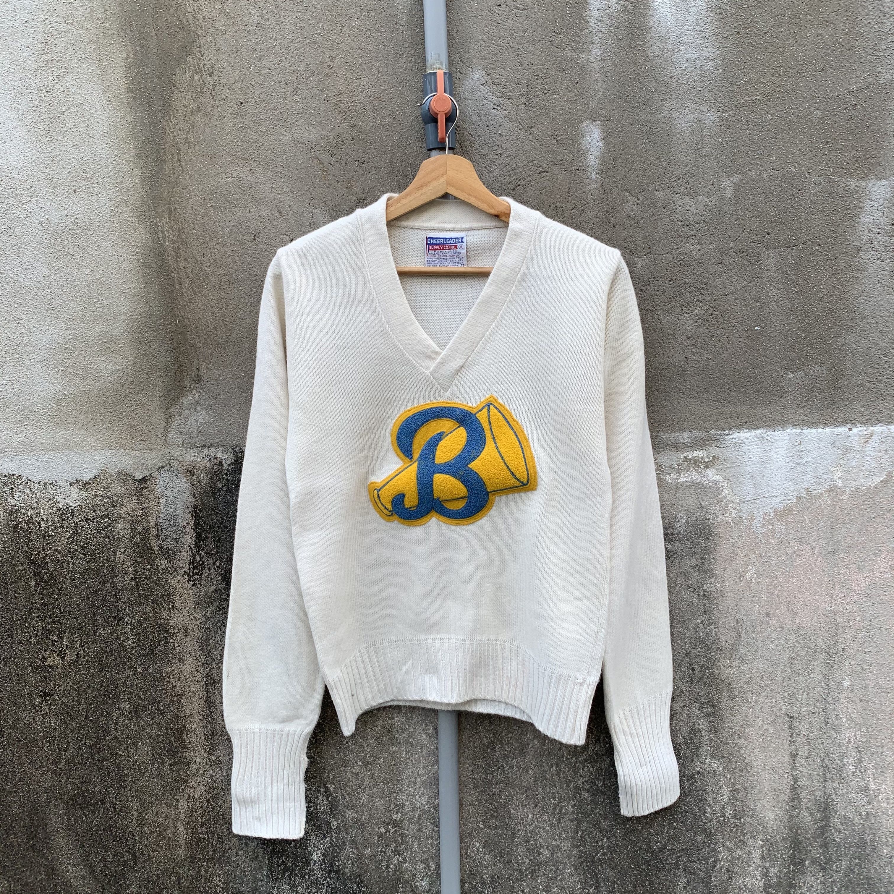 Aran Isles Knitwear STEALS 💥 Vintage Cheerleader Knit V Neck VERY RARE Sweater Size US S / EU 44-46 / 1 - 1 Thumbnail