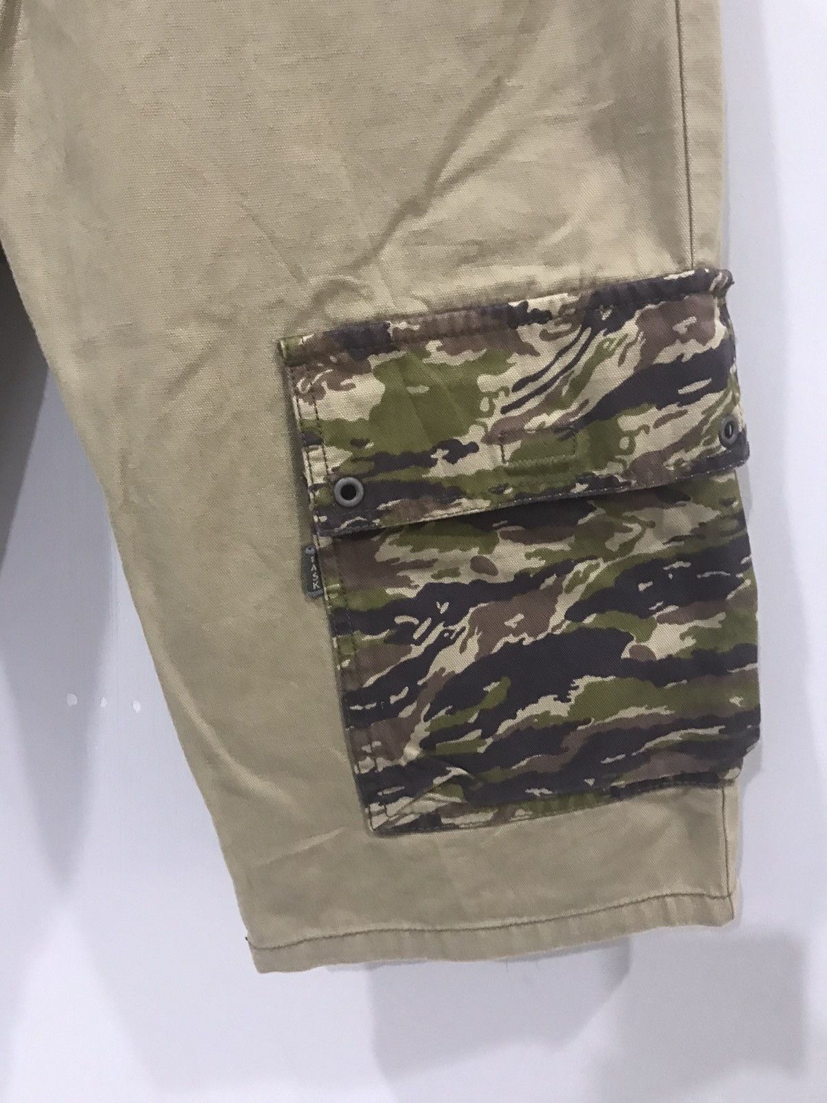 Japanese Brand WASK Japan Two Tones Tiger Short Pant Size US 26 / EU 42 - 4 Thumbnail