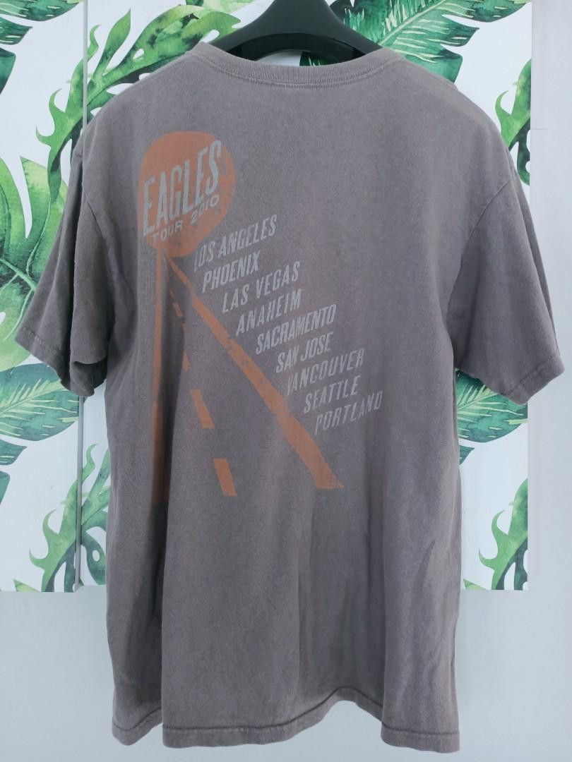 Band Tees Band Eagles Tour 2010 Anvil Blue Tag Shirt Size US L / EU 52-54 / 3 - 3 Thumbnail