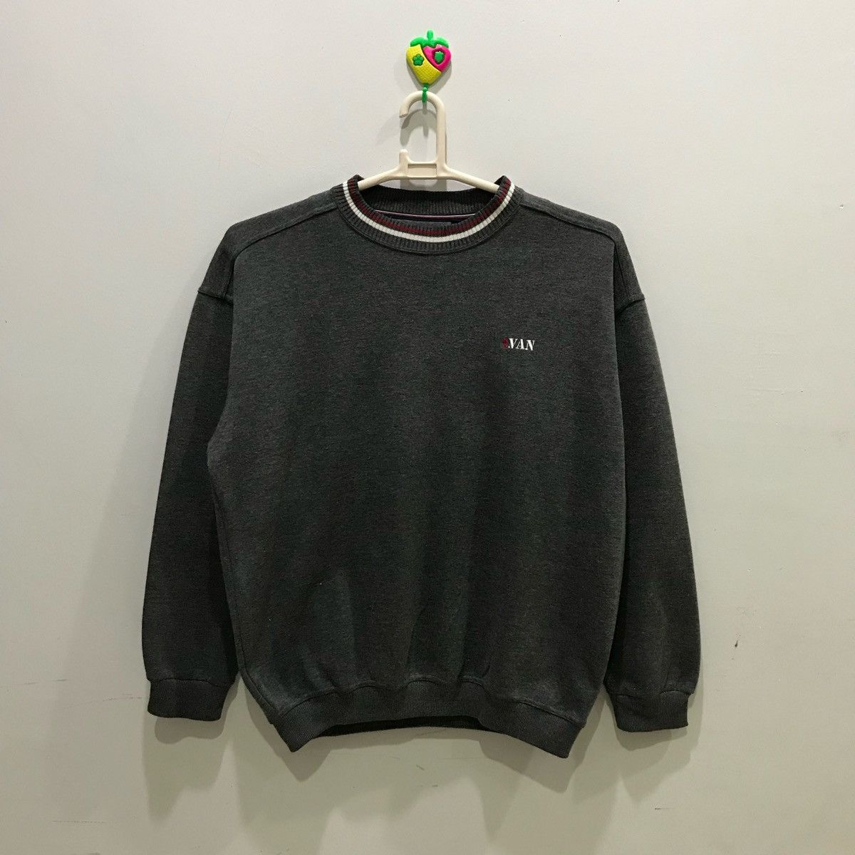 MR VAN Sweatshirt size LL Fits XL