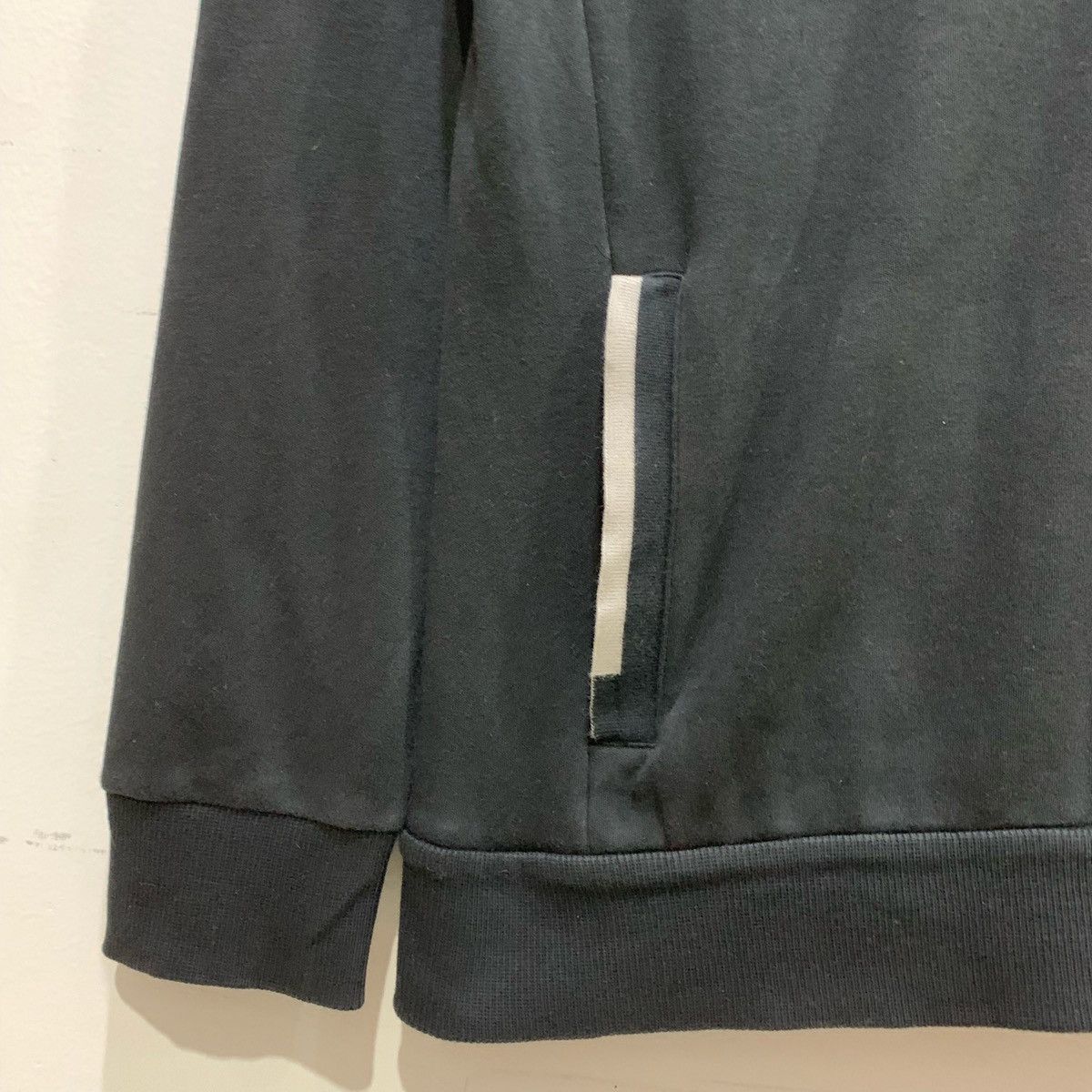 Armani Exchange × Japanese Brand × Vintage ARMANI EXCHANGE Sweatshirts Size M/M fits M Size US M / EU 48-50 / 2 - 4 Thumbnail