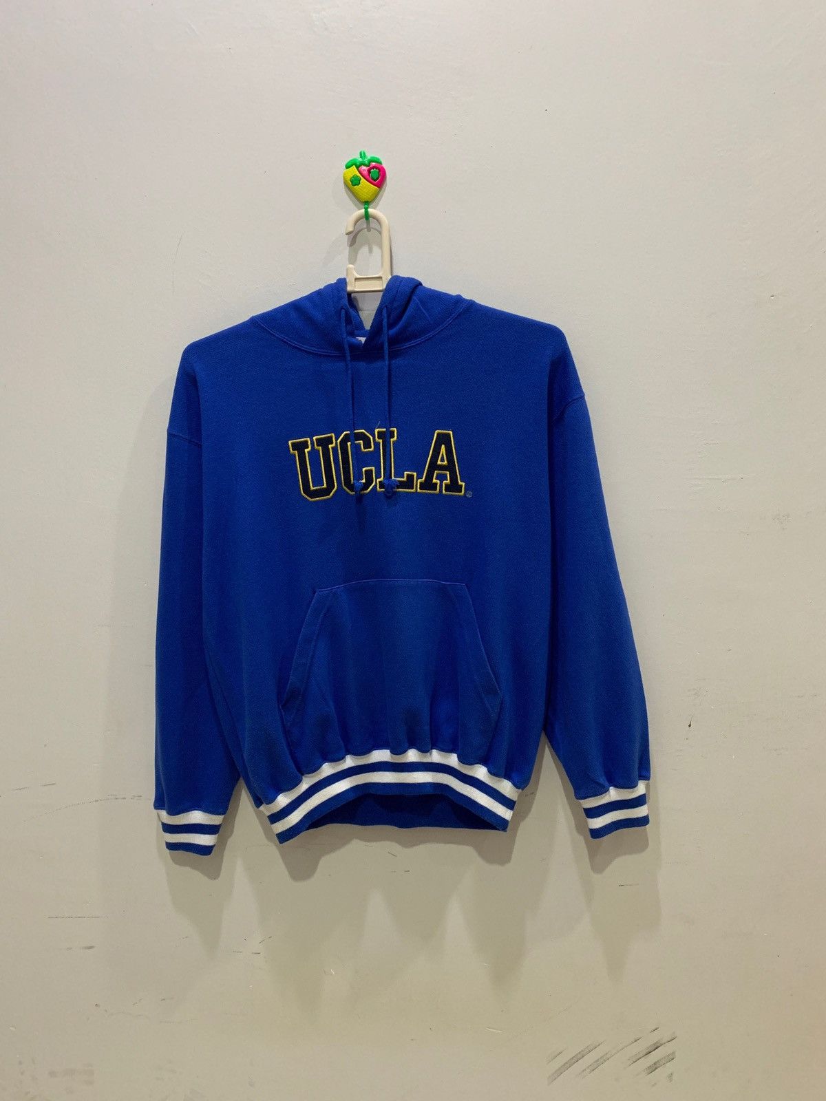 Japanese Brand × Vintage UCLA Hoodie size M fits XL Size US XL / EU 56 / 4 - 1 Thumbnail
