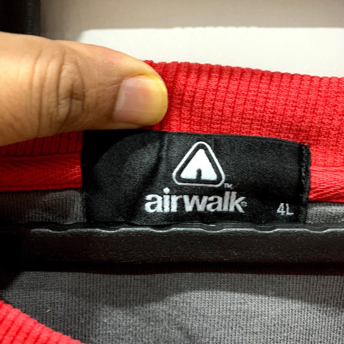 Airwalk × Japanese Brand × Vintage AIRWALK Sweatshirt Size 4L Fit XXL Size US XXL / EU 58 / 5 - 4 Thumbnail