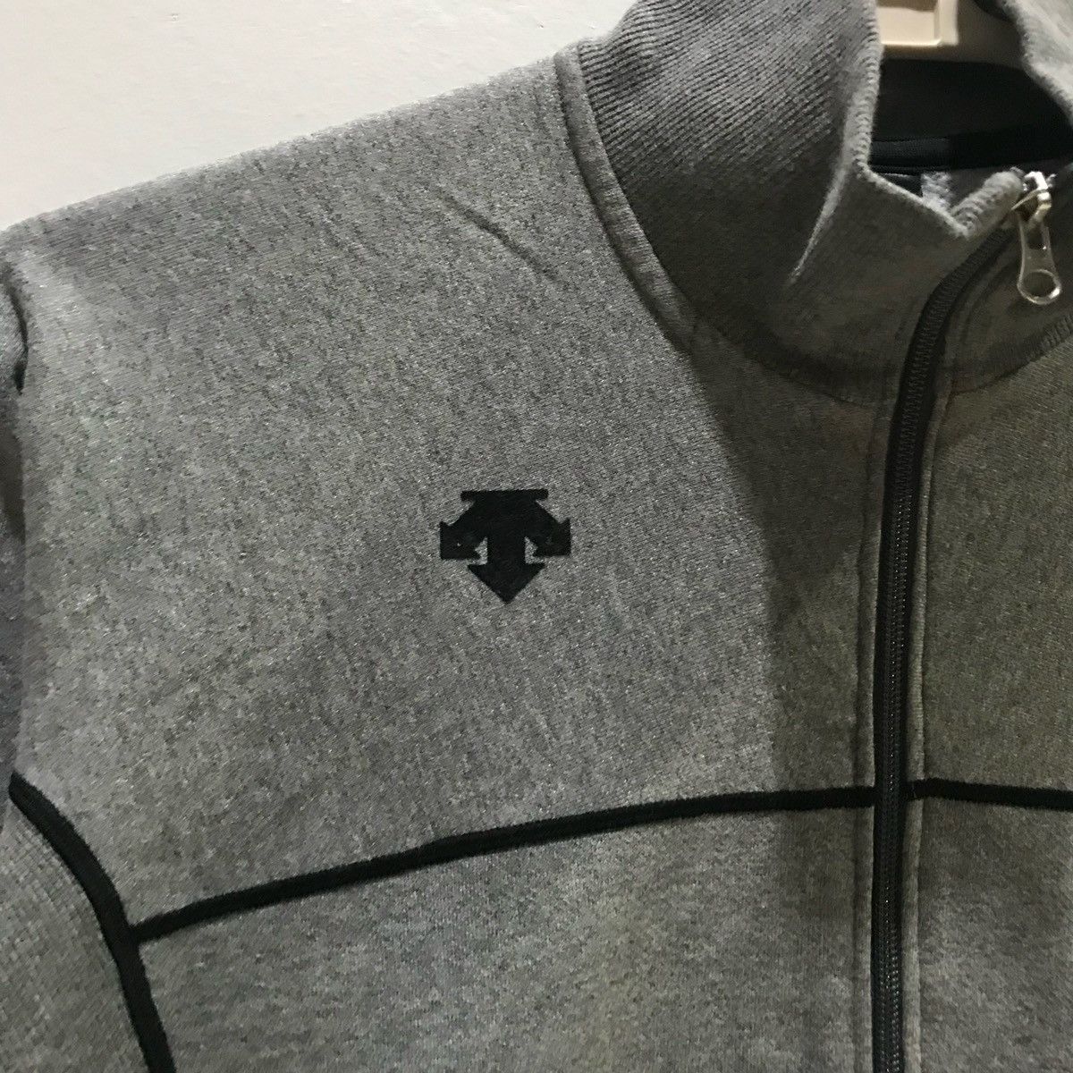 Descente × Japanese Brand × Vintage DESCENTE Sweatshirts Size L Size US L / EU 52-54 / 3 - 3 Thumbnail