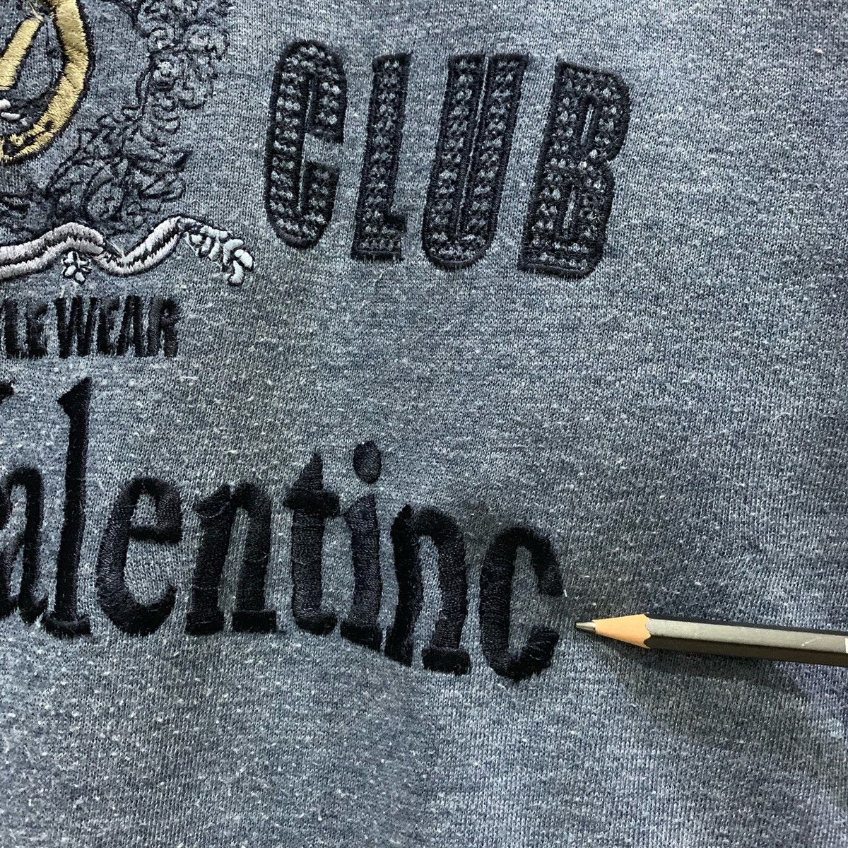 Japanese Brand × Vintage ANDRE VALENTINO PARIS Sweatshirts Size L Size US L / EU 52-54 / 3 - 7 Thumbnail