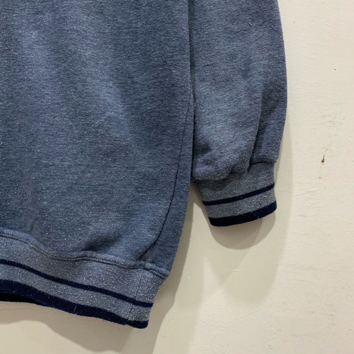 Japanese Brand × Vintage ANDRE VALENTINO PARIS Sweatshirts Size L Size US L / EU 52-54 / 3 - 6 Thumbnail