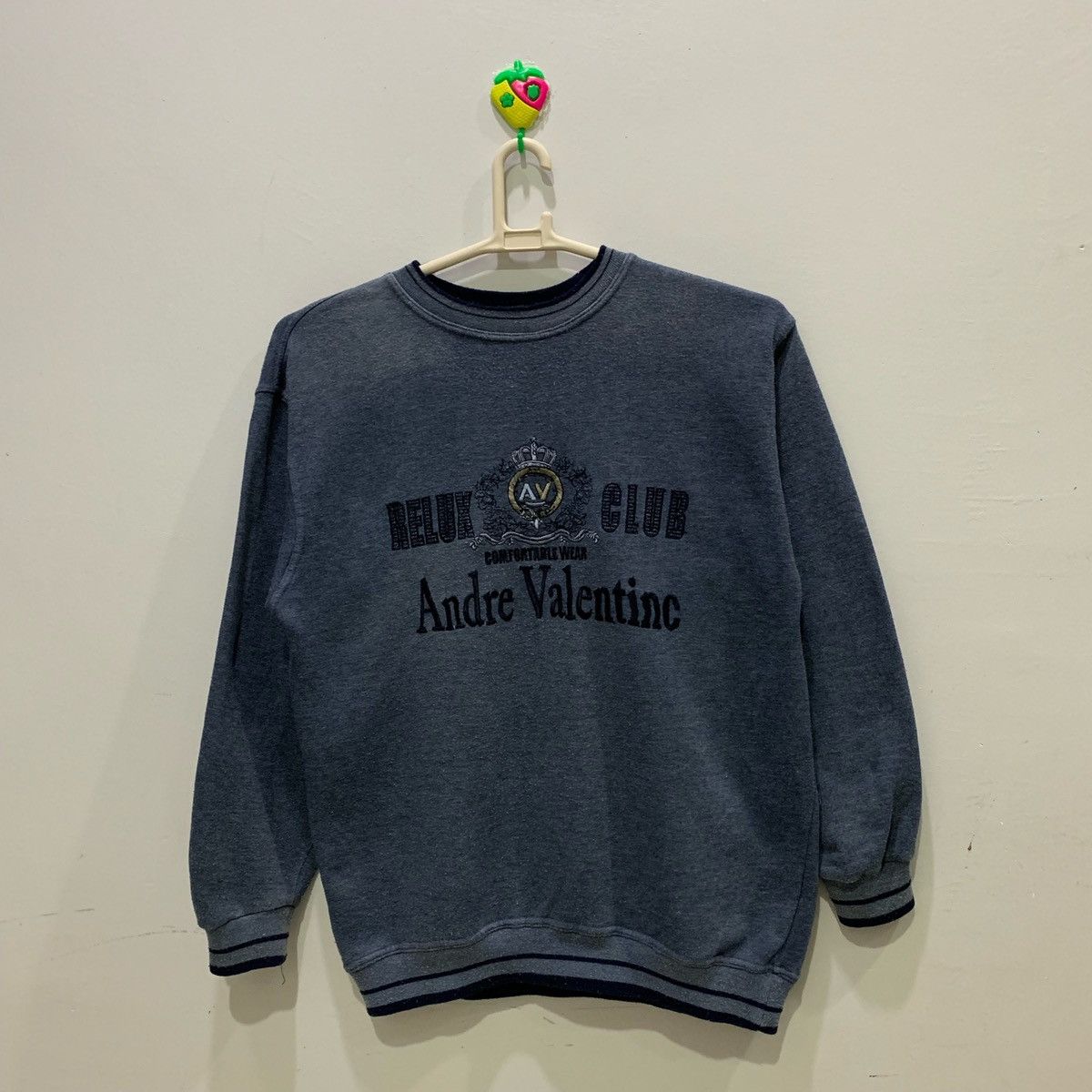 Japanese Brand × Vintage ANDRE VALENTINO PARIS Sweatshirts Size L Size US L / EU 52-54 / 3 - 1 Thumbnail