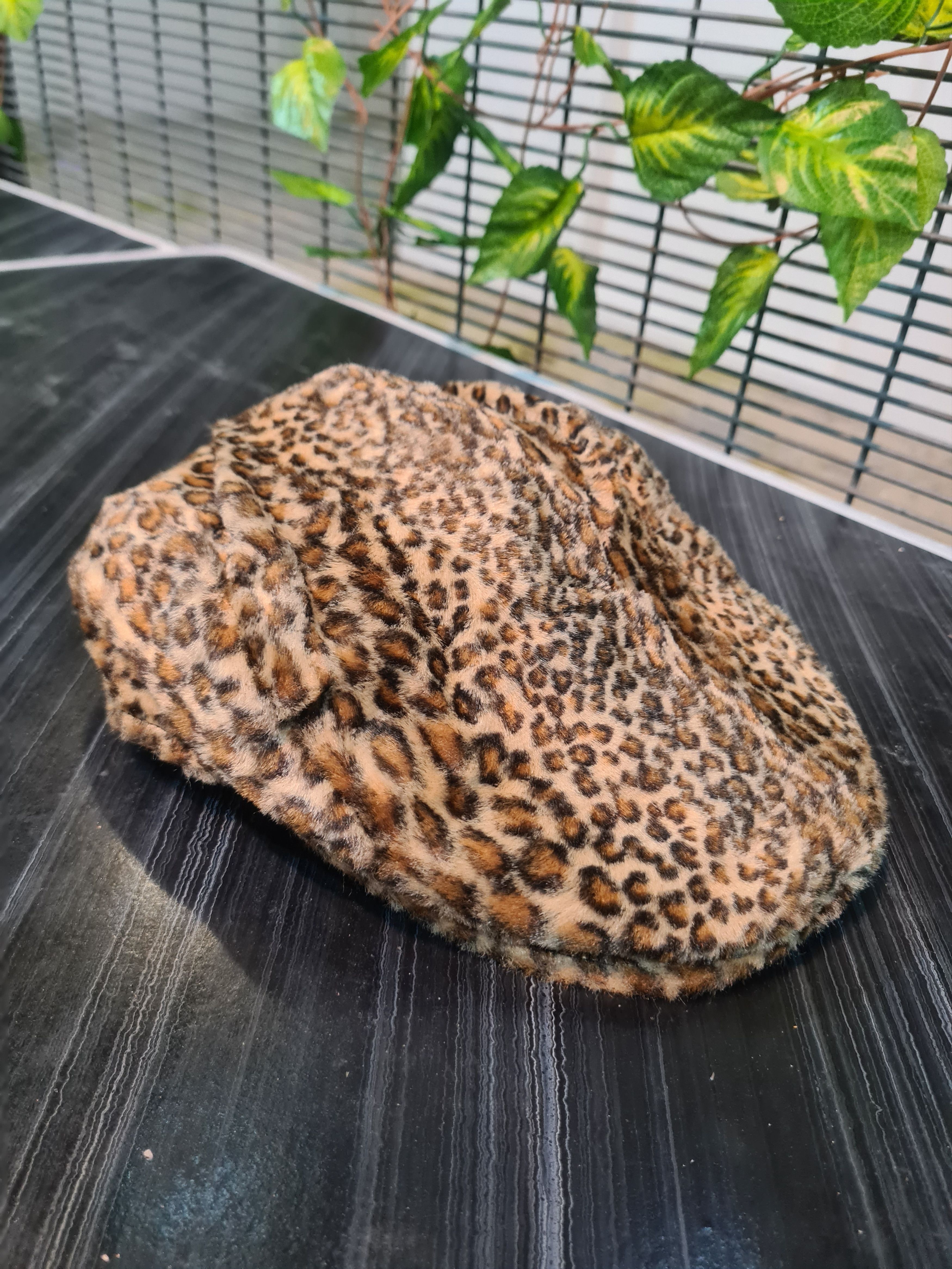 Japanese Brand Leopard print fur baretta by peppermint harajuku Size ONE SIZE - 1 Thumbnail