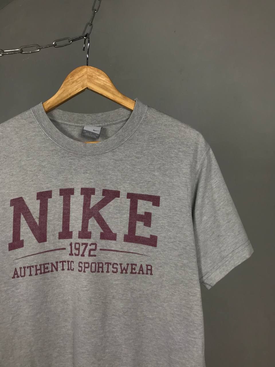 Vintage Nike swoosh streetwear vintage center logo tee Size US S / EU 44-46 / 1 - 2 Thumbnail