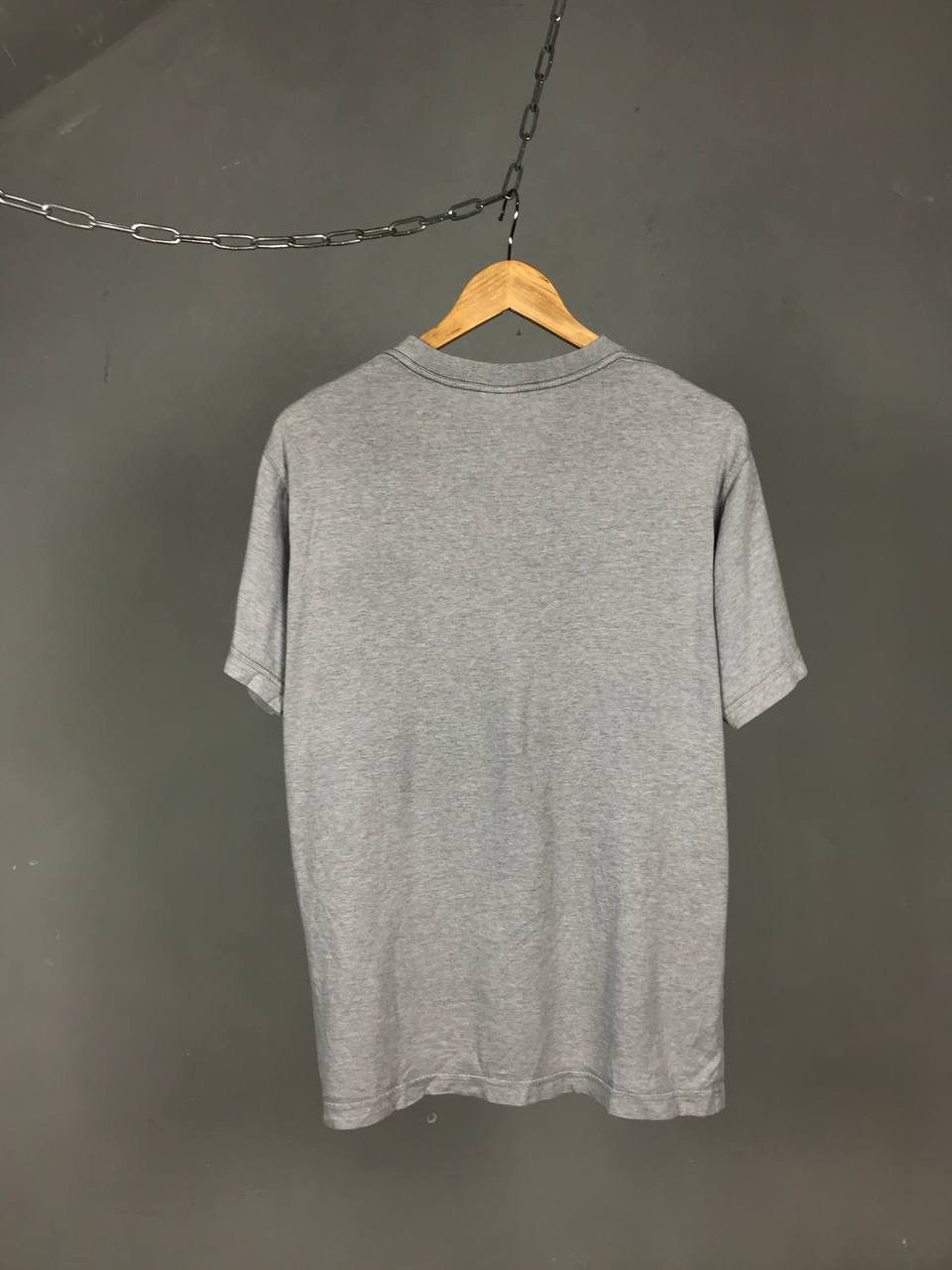 Vintage Nike swoosh streetwear vintage center logo tee Size US S / EU 44-46 / 1 - 7 Thumbnail