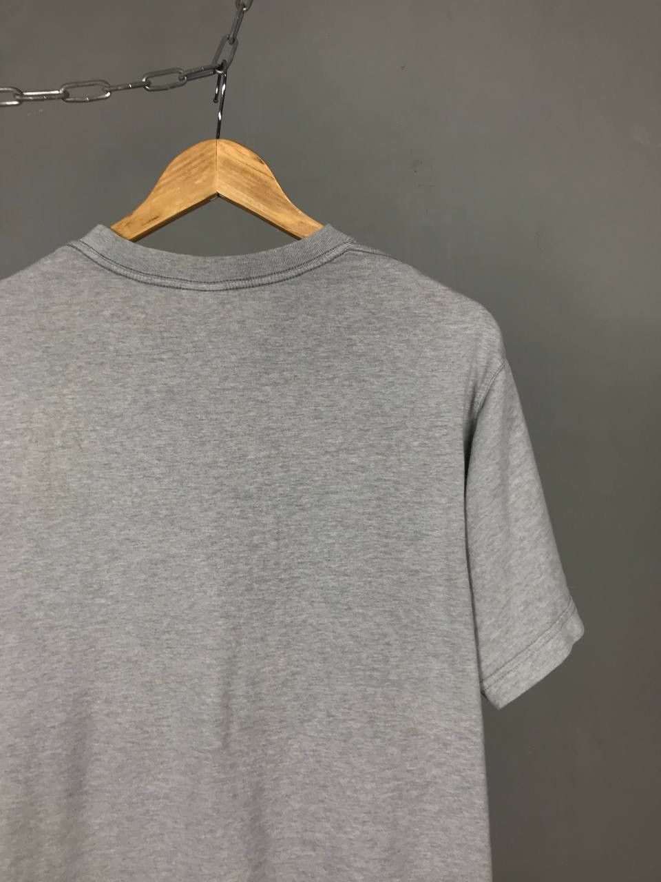 Vintage Nike swoosh streetwear vintage center logo tee Size US S / EU 44-46 / 1 - 8 Thumbnail