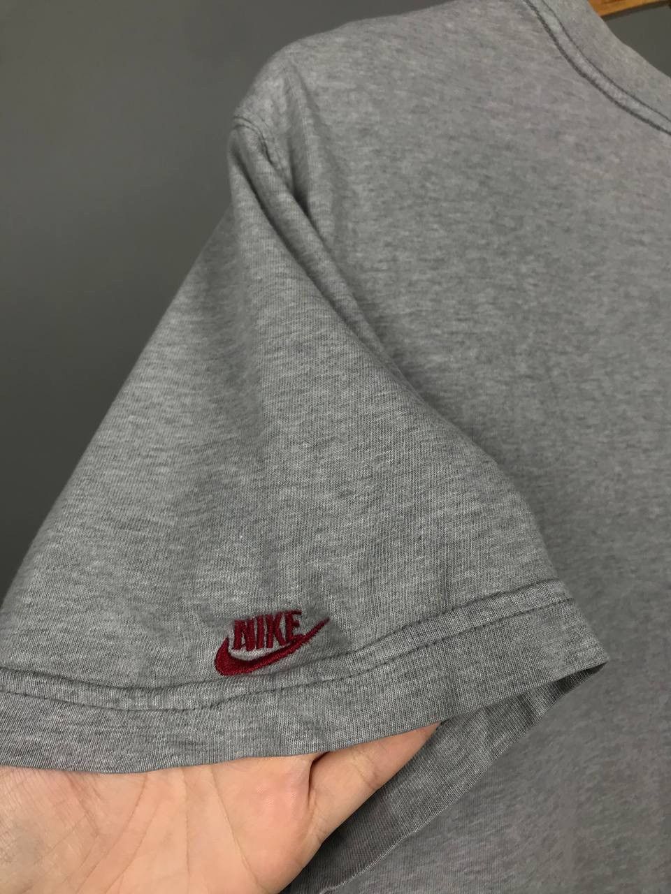 Vintage Nike swoosh streetwear vintage center logo tee Size US S / EU 44-46 / 1 - 4 Thumbnail