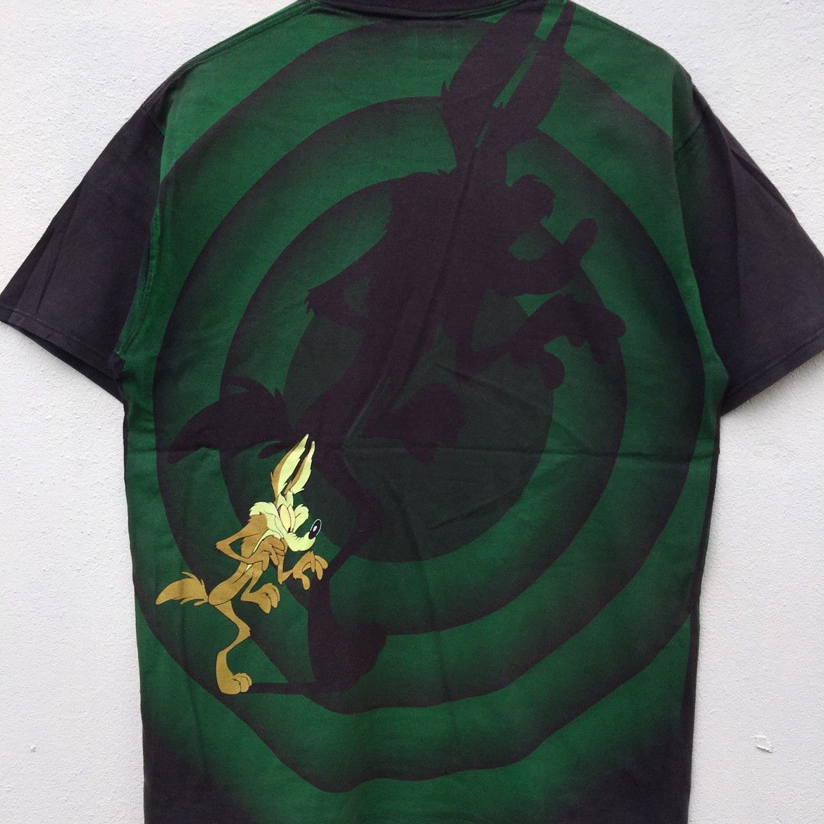 Cartoon Network Vintage WILE E COYOTE BULL EYES FULLPRINT DESIGN T-Shirt Size US L / EU 52-54 / 3 - 8 Thumbnail