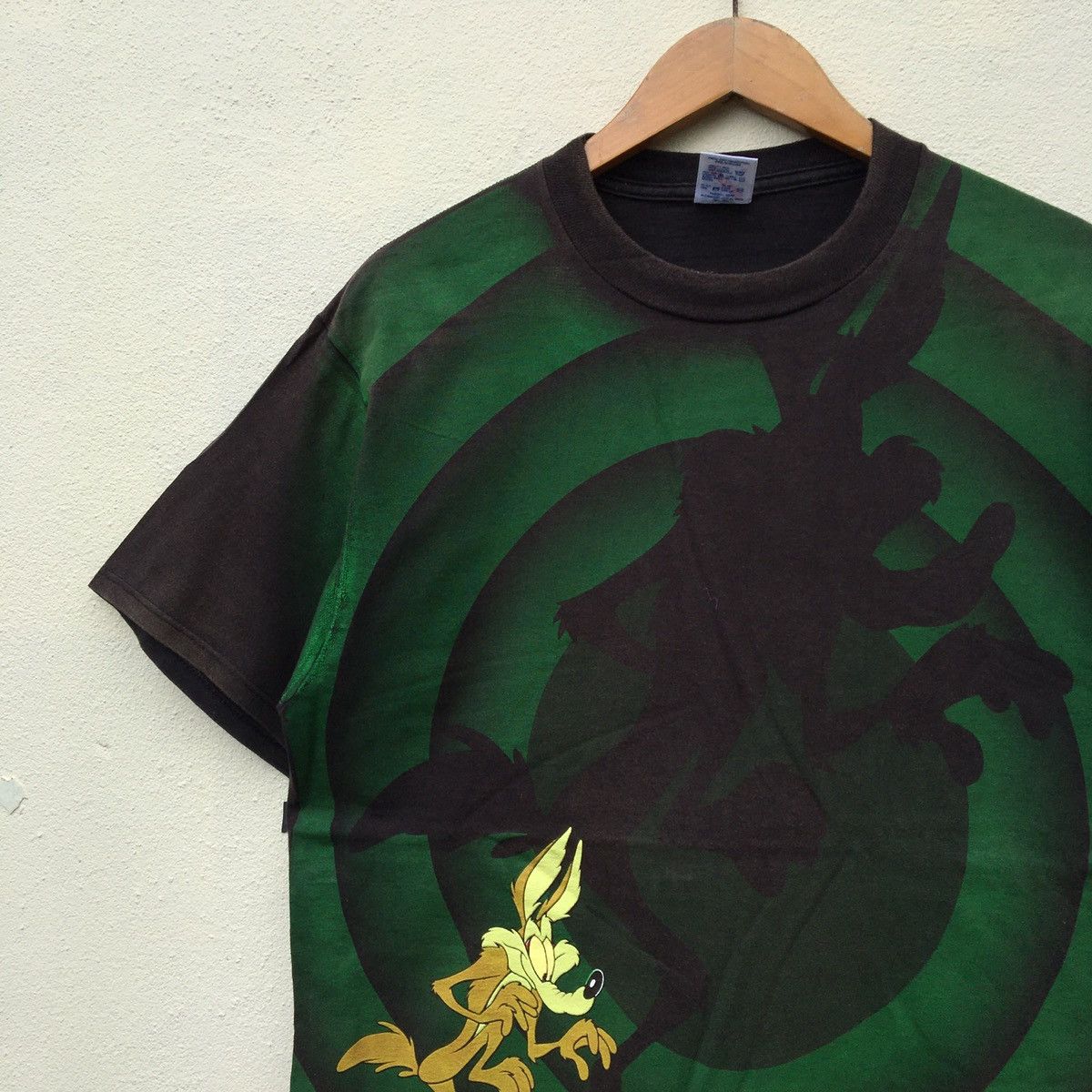 Cartoon Network Vintage WILE E COYOTE BULL EYES FULLPRINT DESIGN T-Shirt Size US L / EU 52-54 / 3 - 4 Thumbnail