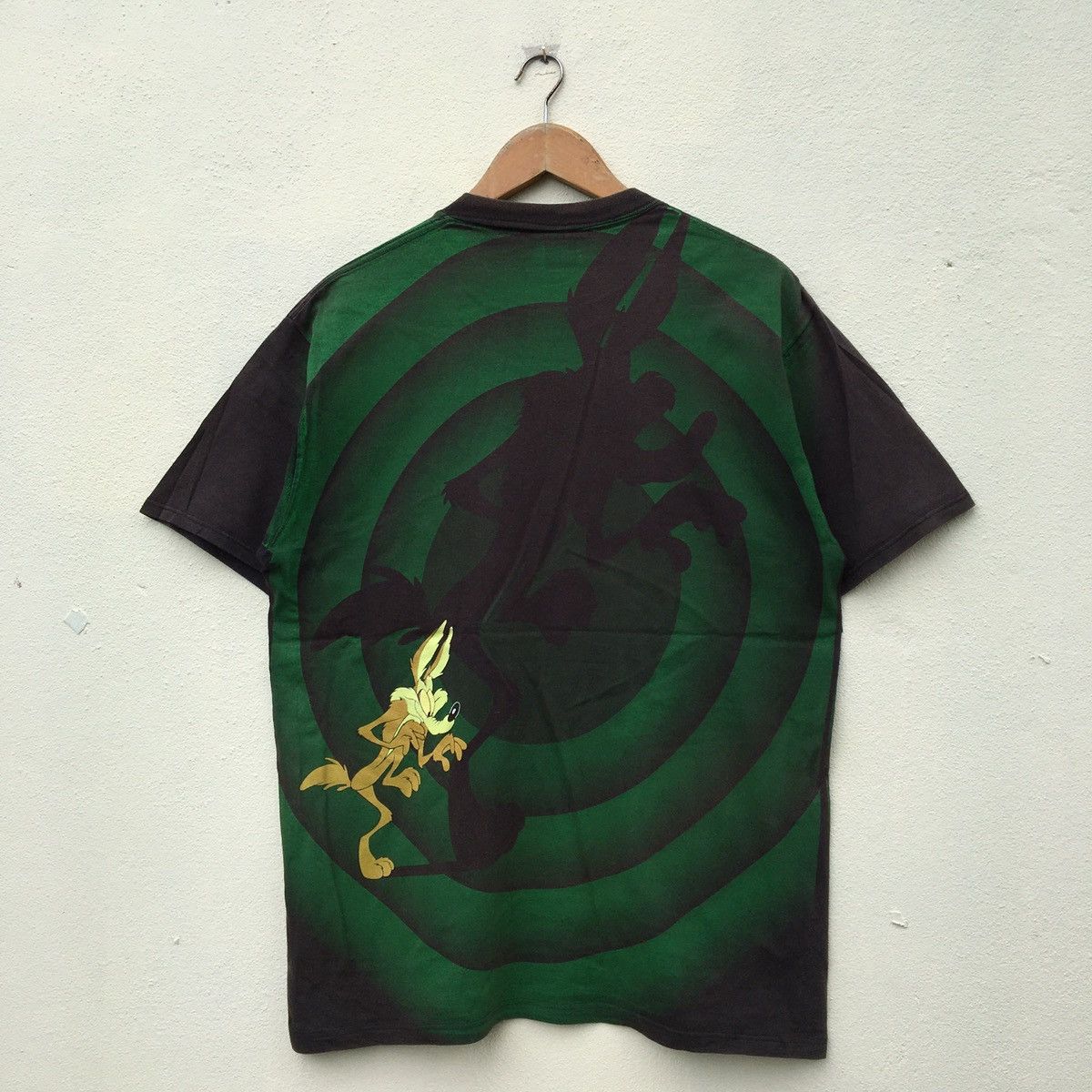 Cartoon Network Vintage WILE E COYOTE BULL EYES FULLPRINT DESIGN T-Shirt Size US L / EU 52-54 / 3 - 7 Thumbnail