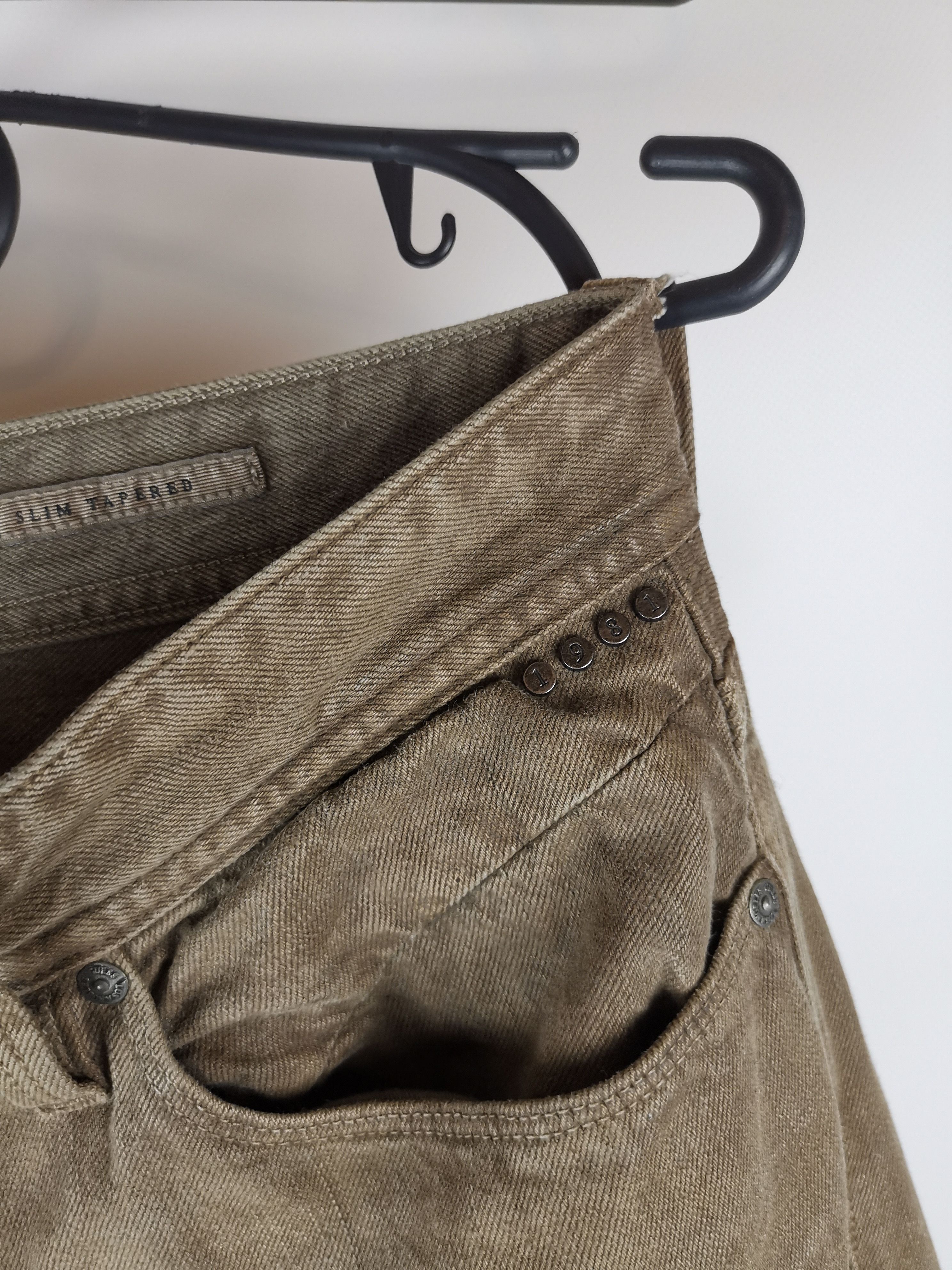 Guess Guess beige brown washed denim logo slim tapered Size US 33 - 9 Thumbnail