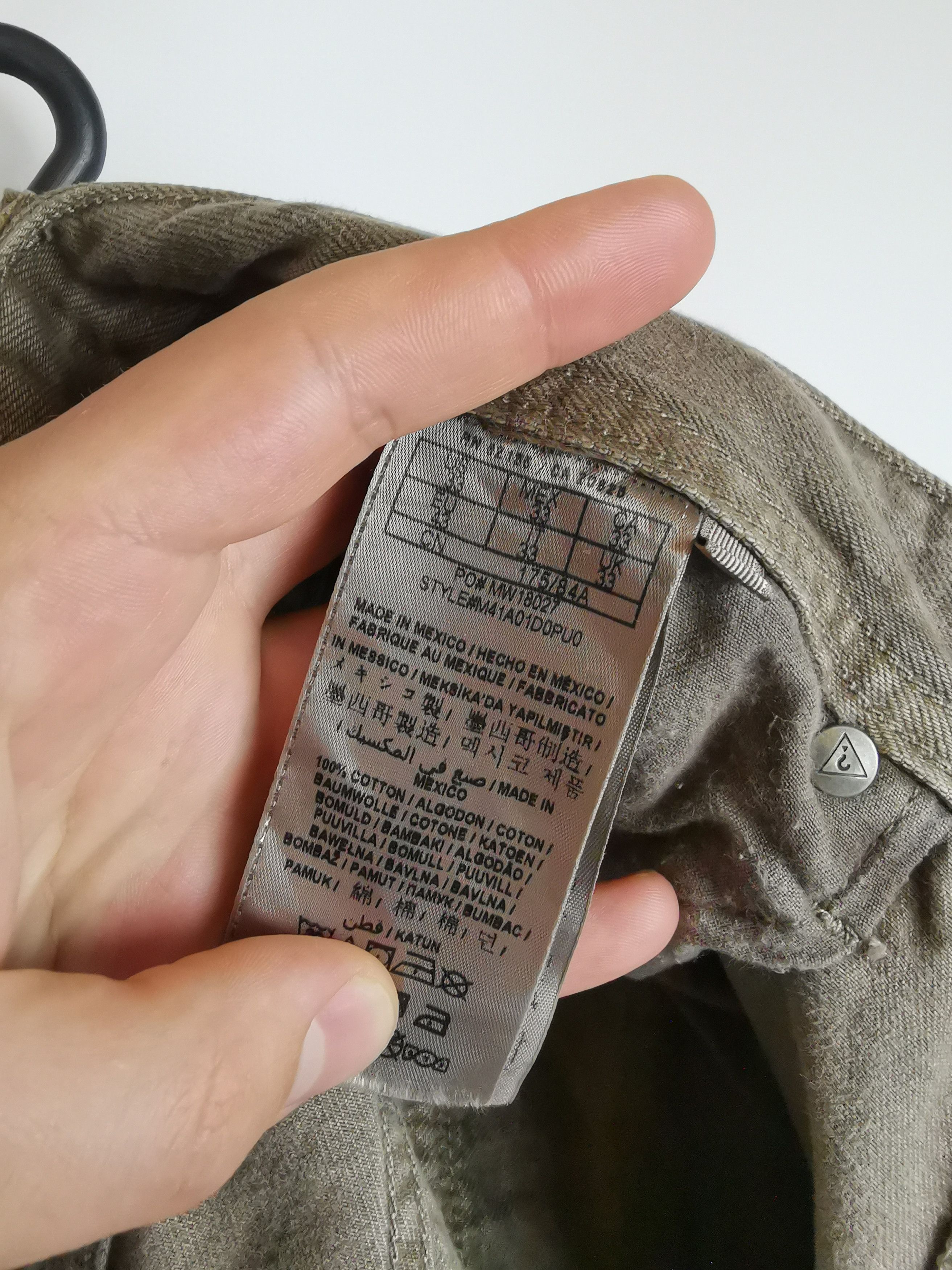 Guess Guess beige brown washed denim logo slim tapered Size US 33 - 12 Thumbnail