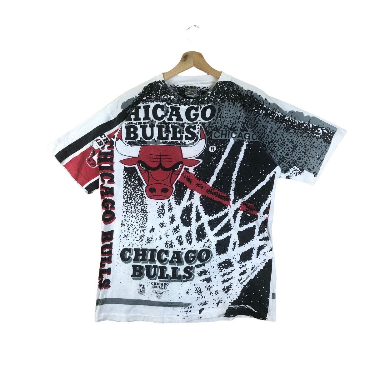NBA × Vintage Vintage Chicago Bulls Nba Full Print Big logo Magic Johnson Size US L / EU 52-54 / 3 - 1 Thumbnail