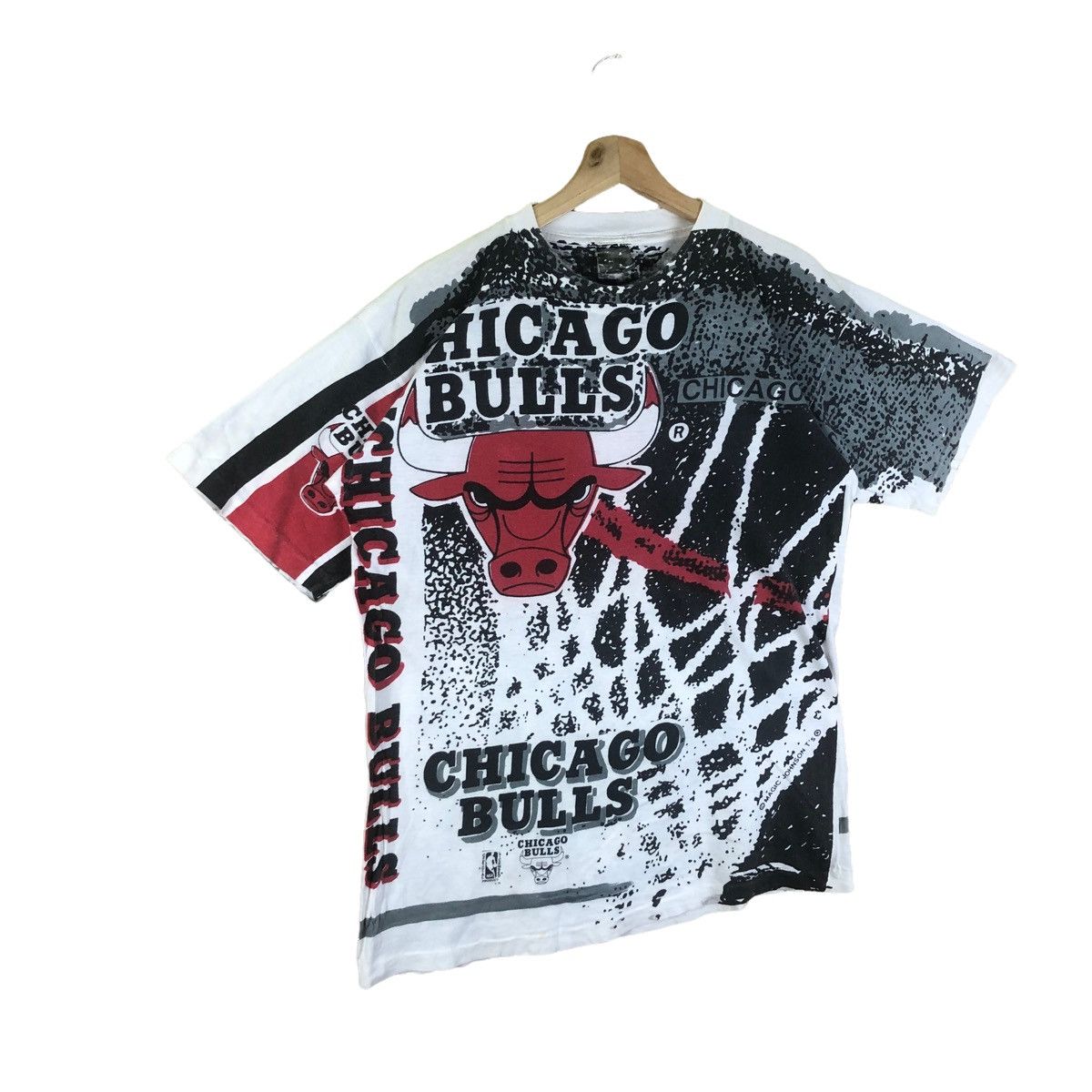 NBA × Vintage Vintage Chicago Bulls Nba Full Print Big logo Magic Johnson Size US L / EU 52-54 / 3 - 3 Thumbnail