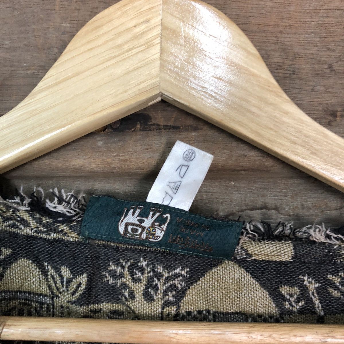 Vintage Japanese Brand art Brown knitwear #H258 Size US M / EU 48-50 / 2 - 8 Thumbnail
