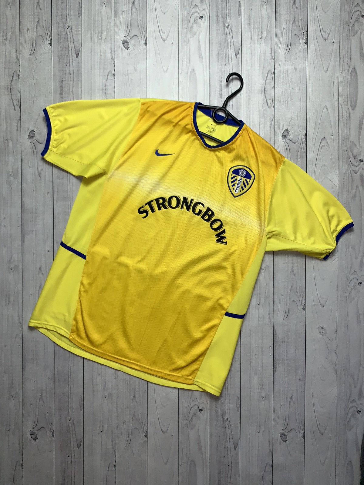 Nike × Vintage Vintage soccer jersey Nike Leeds United size XL Size US XL / EU 56 / 4 - 1 Thumbnail