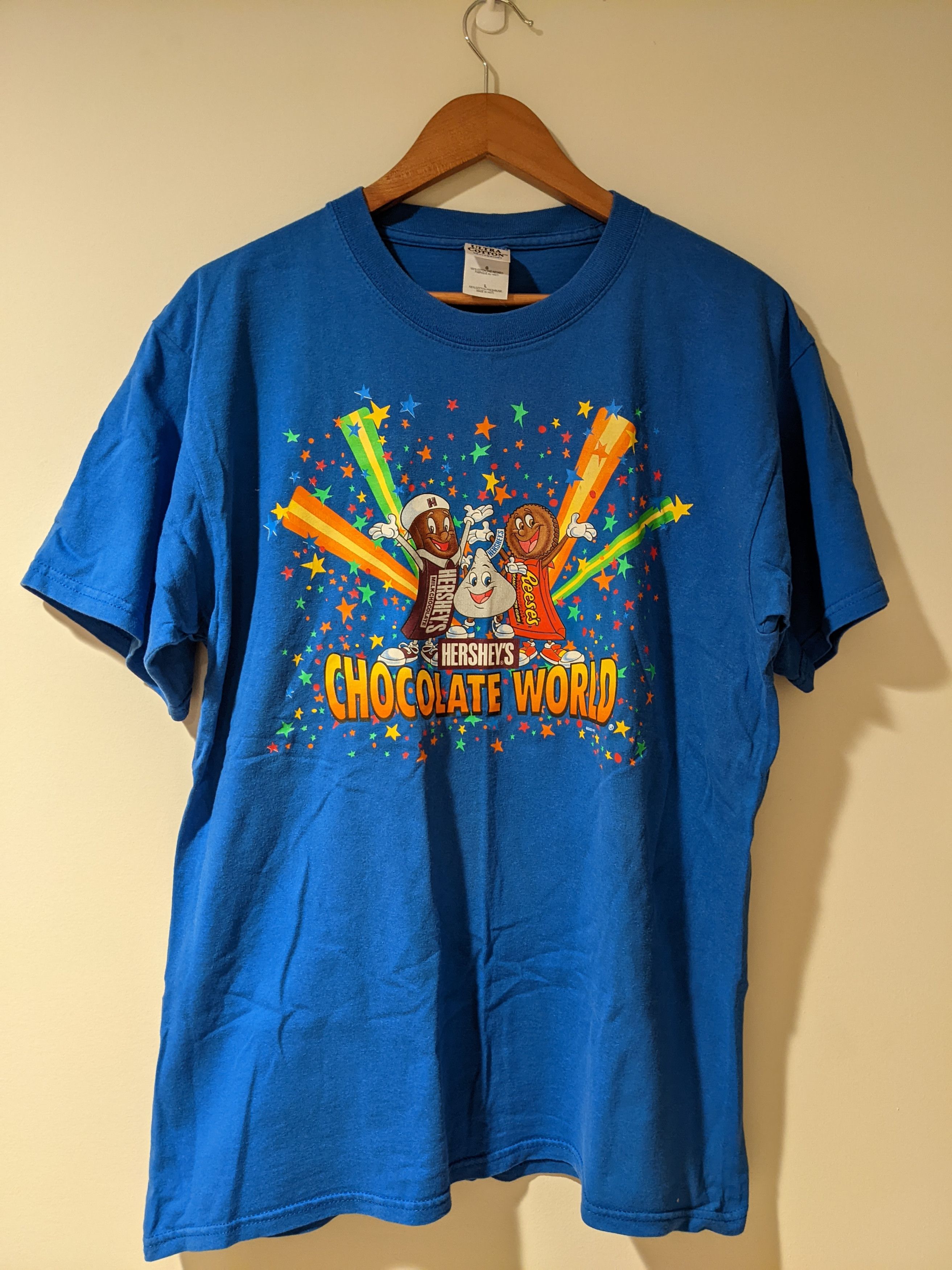 Gildan VINTAGE Hersheys Chocolate World Shirt Reeses Kiss Character Size US L / EU 52-54 / 3 - 1 Thumbnail