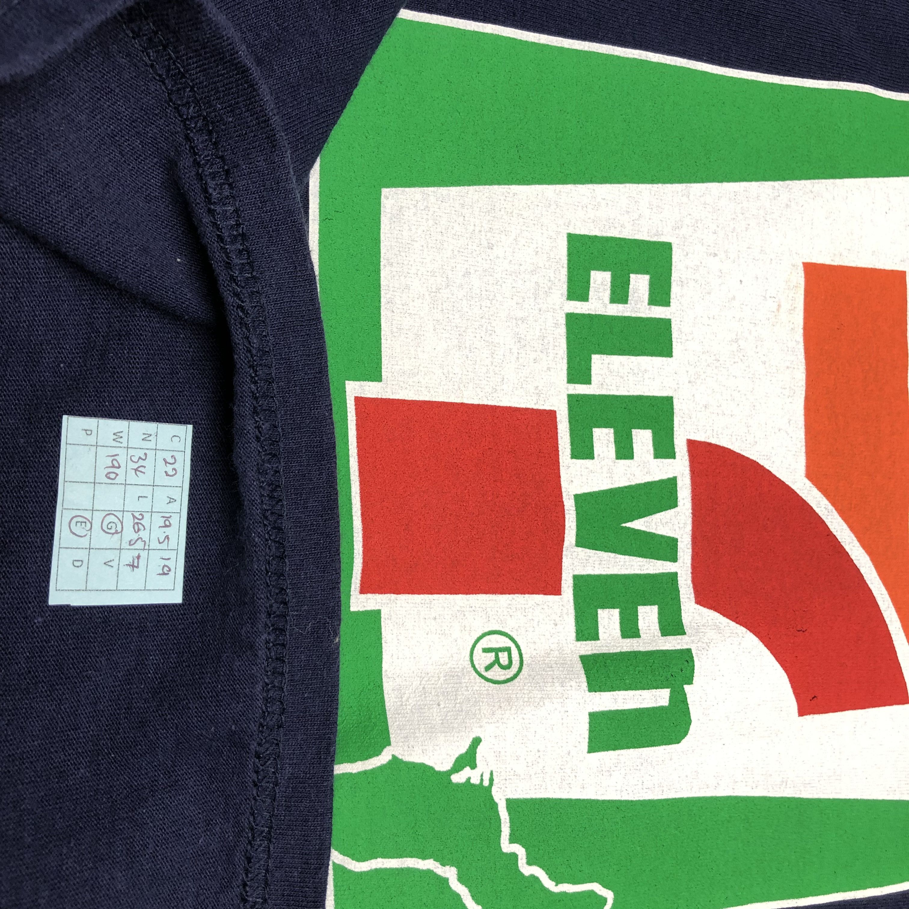 Other Vintage 7 Eleven Guam Big DesignTshirt Size US M / EU 48-50 / 2 - 5 Thumbnail