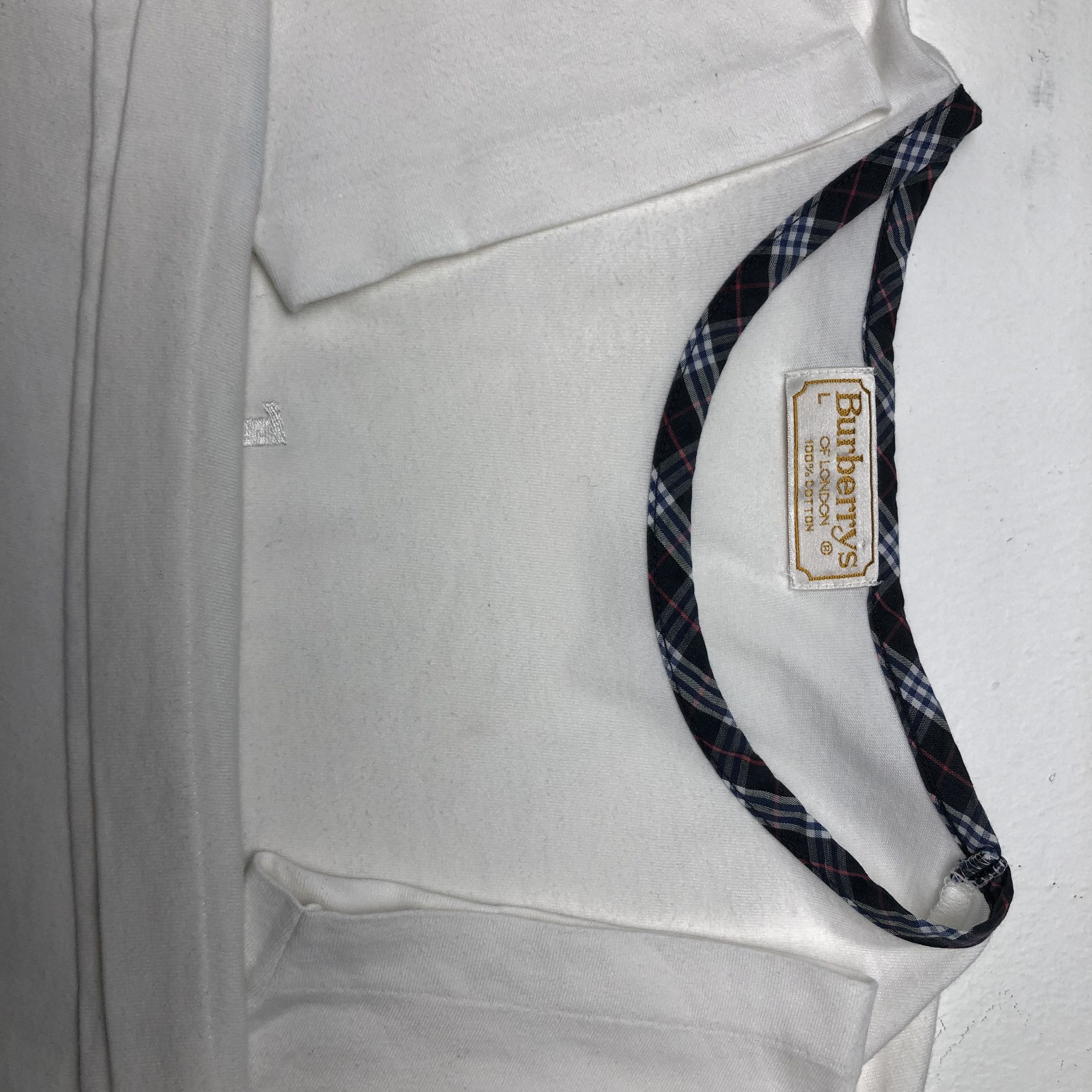 Burberry Vintage 90's Burberrys London Embroidery Design Tshirt Size US M / EU 48-50 / 2 - 4 Thumbnail