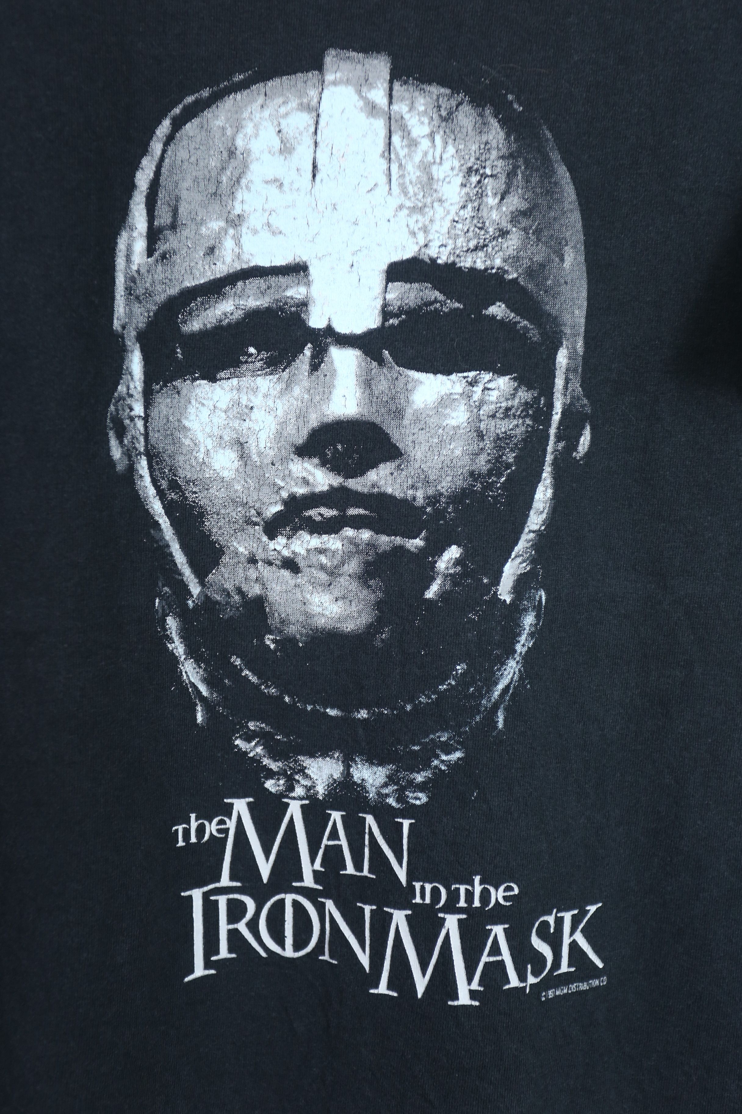Vintage Vtg. 90s Movie Promo The Man in the Iron Mask (L) GTMC412 Size US L / EU 52-54 / 3 - 3 Thumbnail