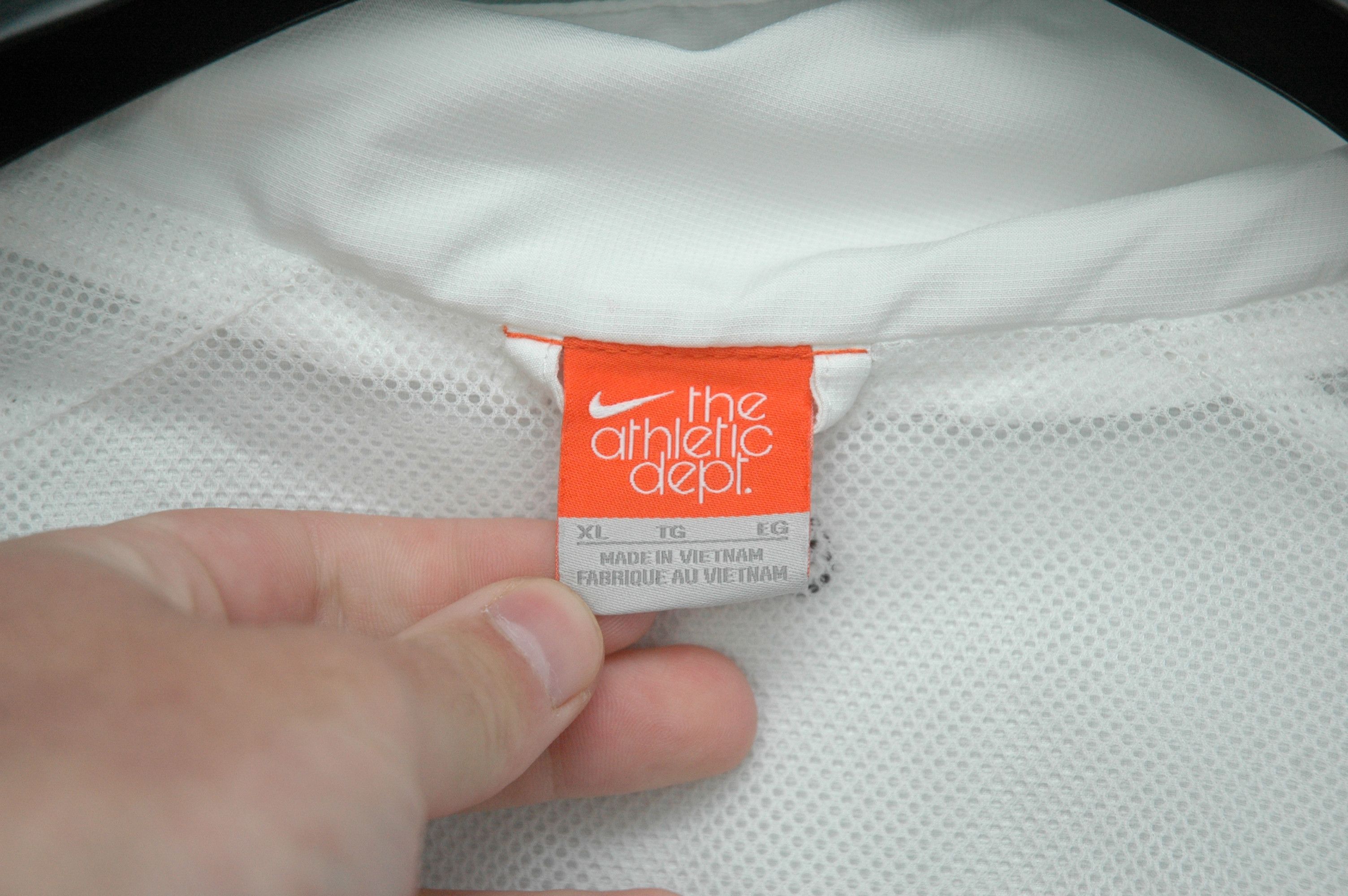 Nike Nike Light Jacket Big Logo Size US XL / EU 56 / 4 - 7 Thumbnail