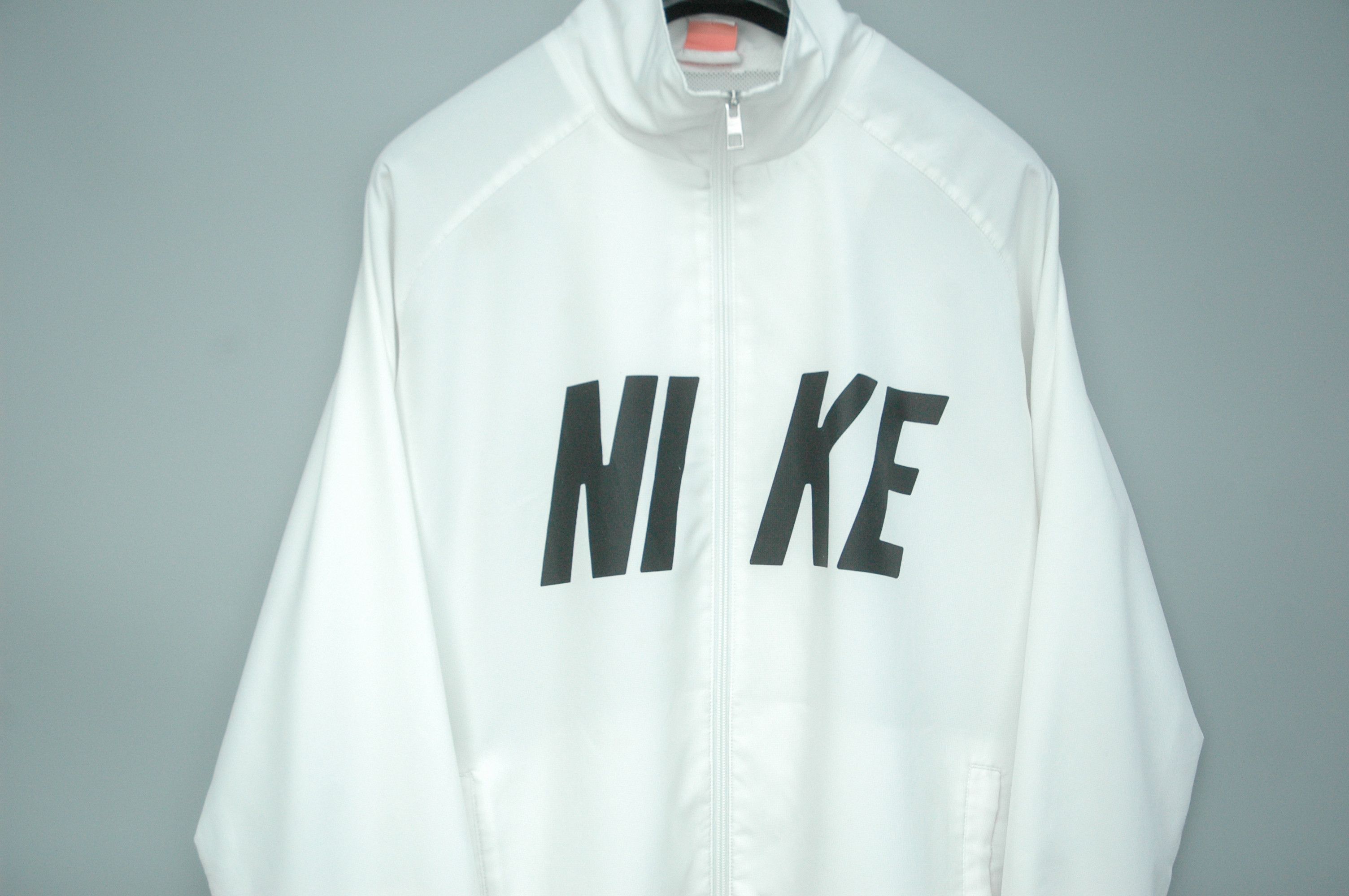 Nike Nike Light Jacket Big Logo Size US XL / EU 56 / 4 - 2 Thumbnail