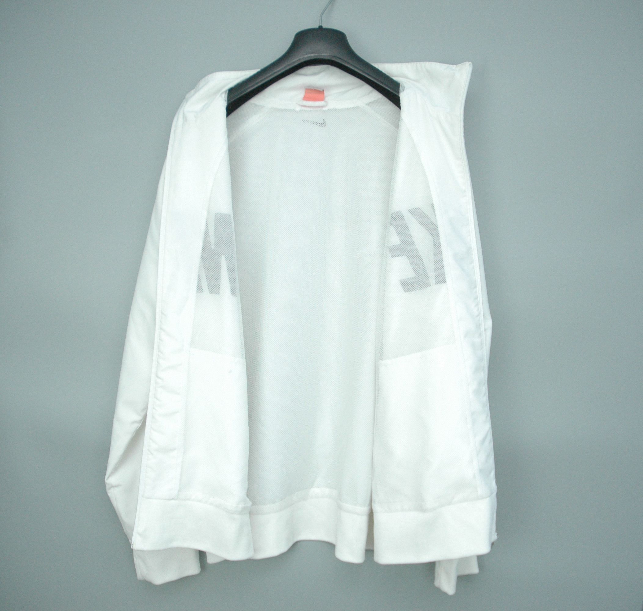 Nike Nike Light Jacket Big Logo Size US XL / EU 56 / 4 - 6 Thumbnail